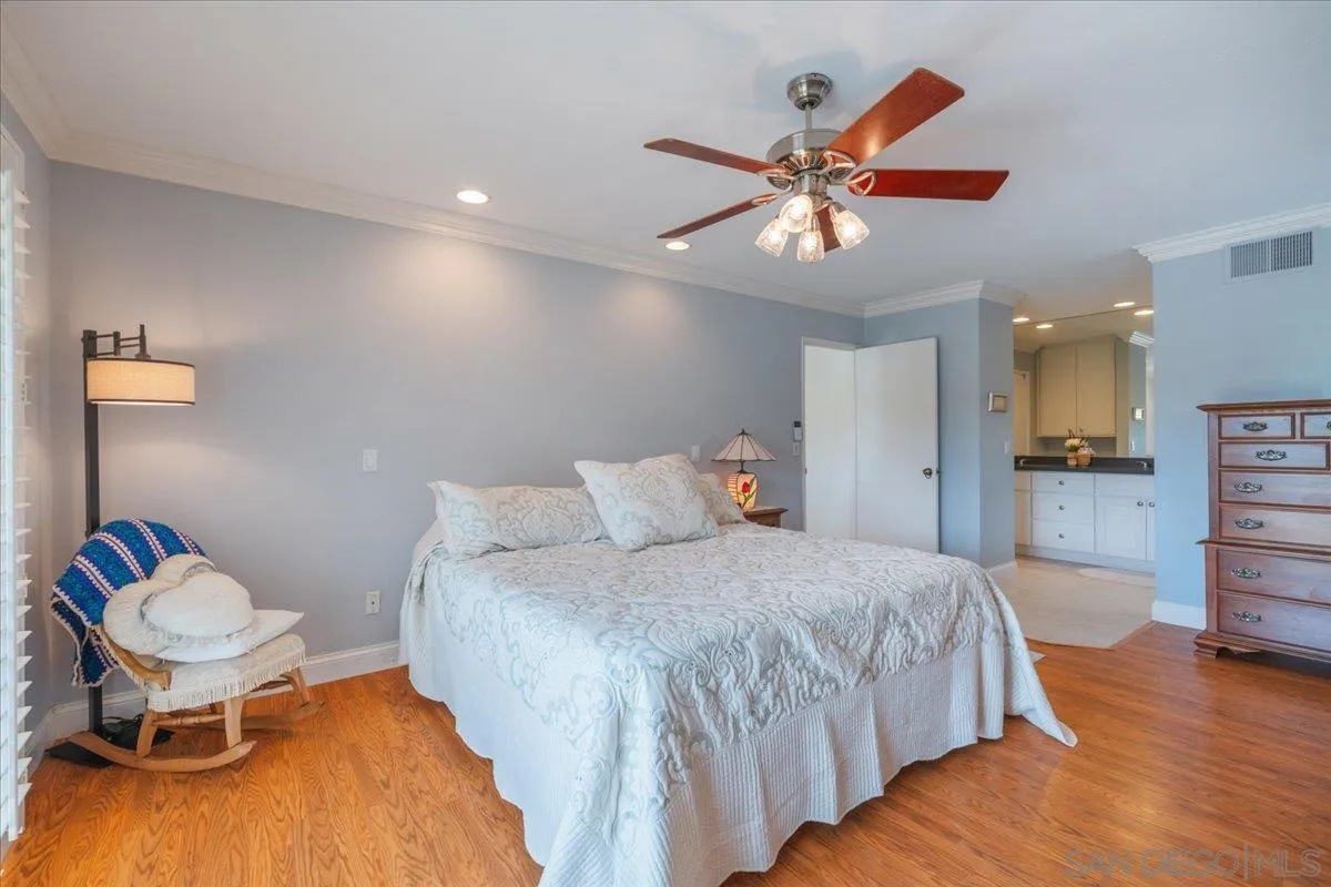https://cdn.realtyfeed.com/cdn/127/260015582/98b85a64eba895ac42e5976f348b030f.webp