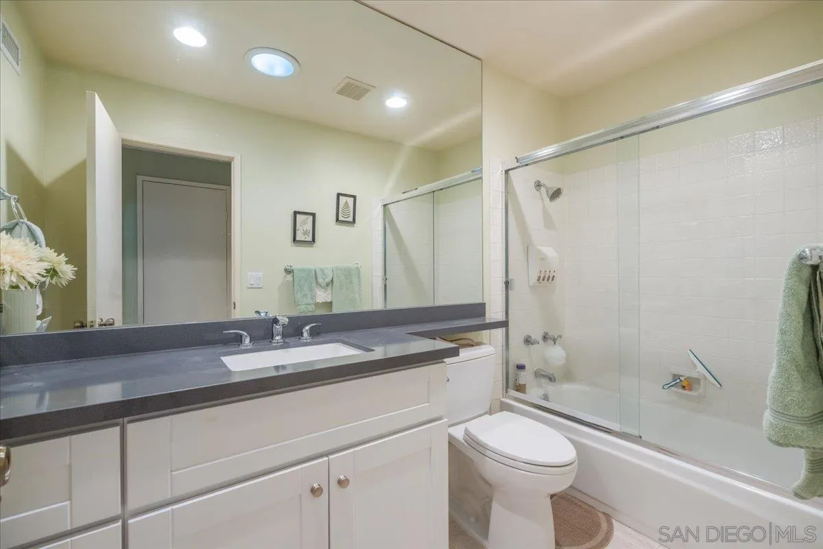 https://cdn.realtyfeed.com/cdn/127/260015582/f505ea8c0f5343b4df8ec3aa42d76466.webp