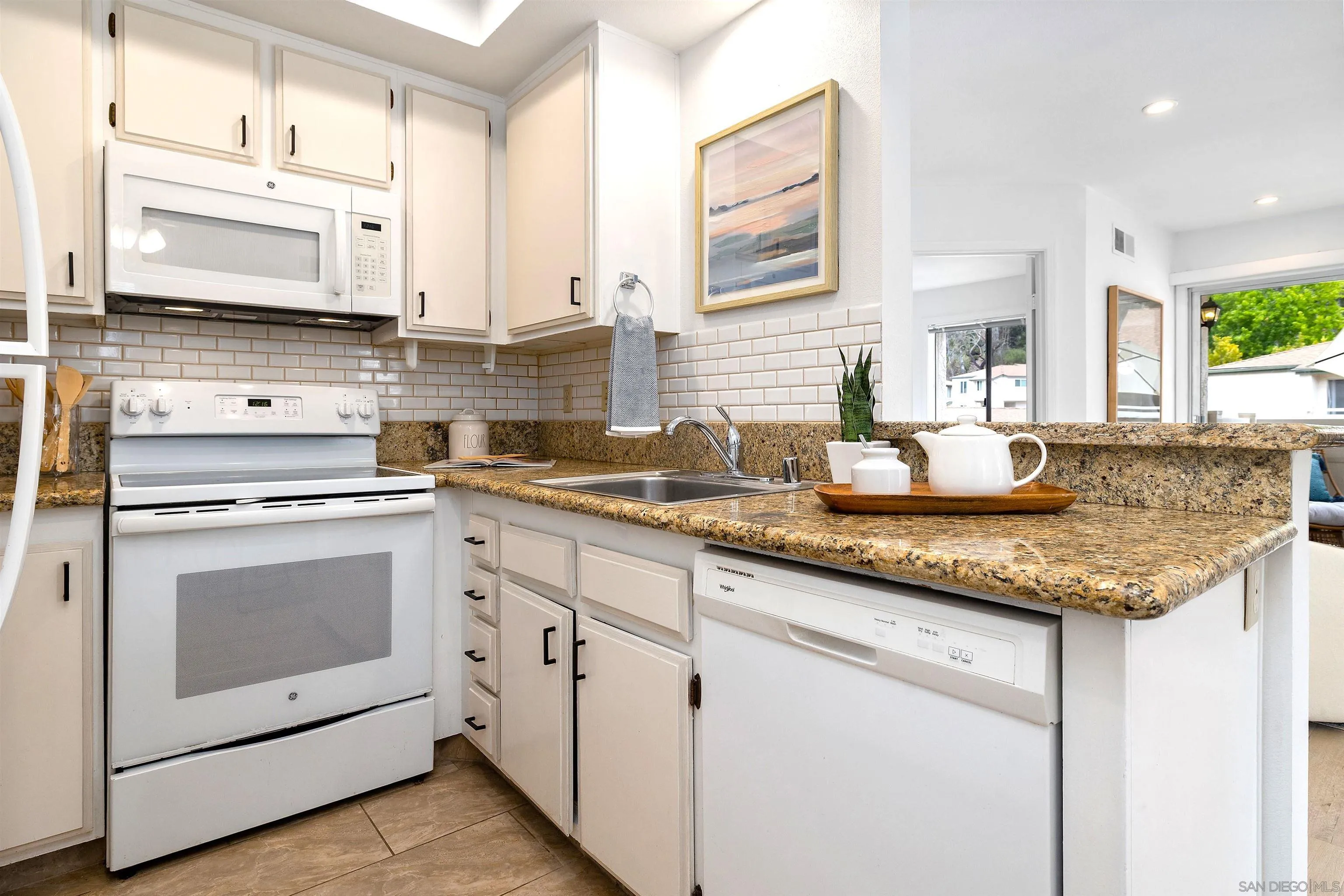 Photo #6: 260015586 Listing: Photo #6