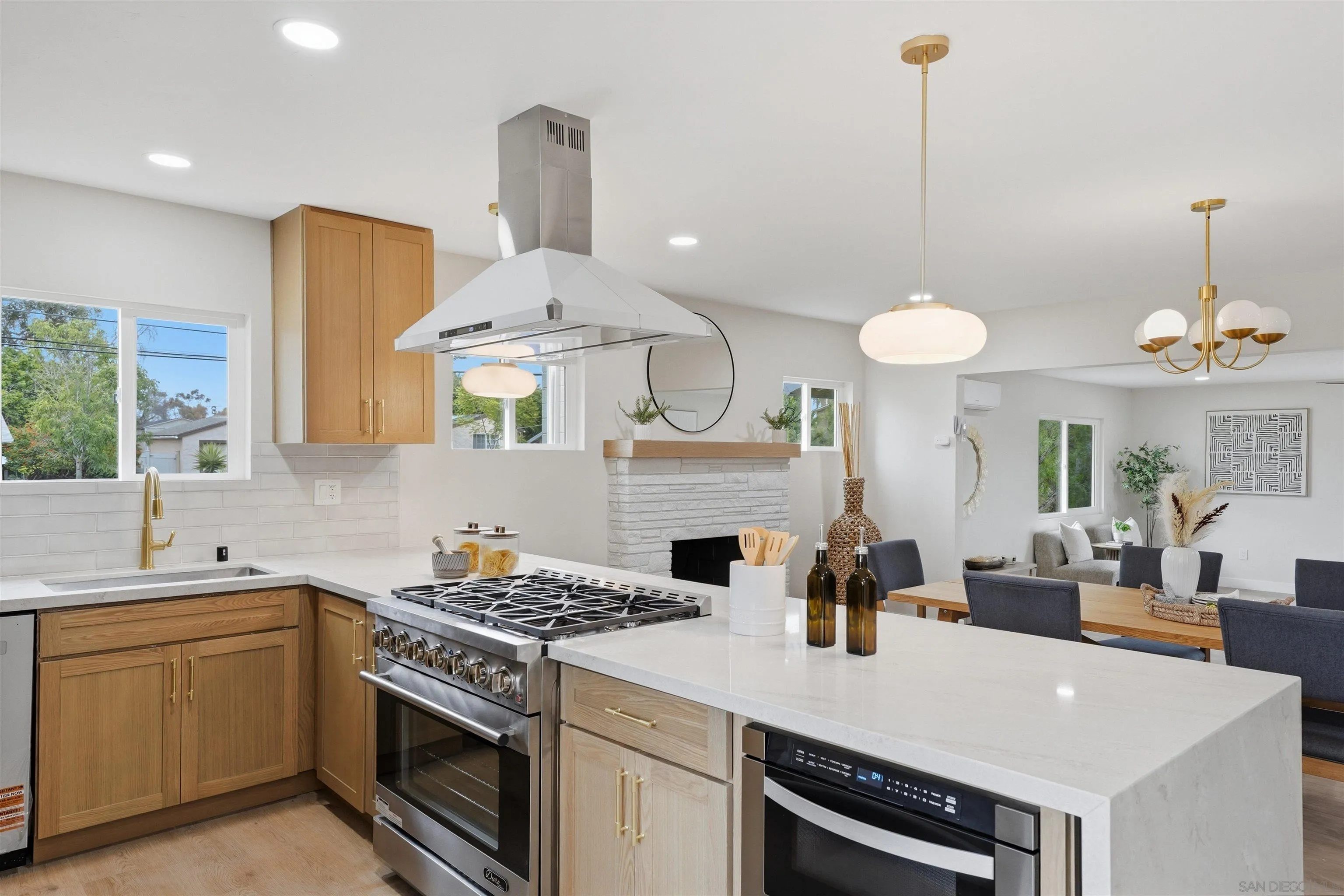 https://cdn.realtyfeed.com/cdn/127/260015593/7c79abe77b4de927088f02b941c6d9d3.webp