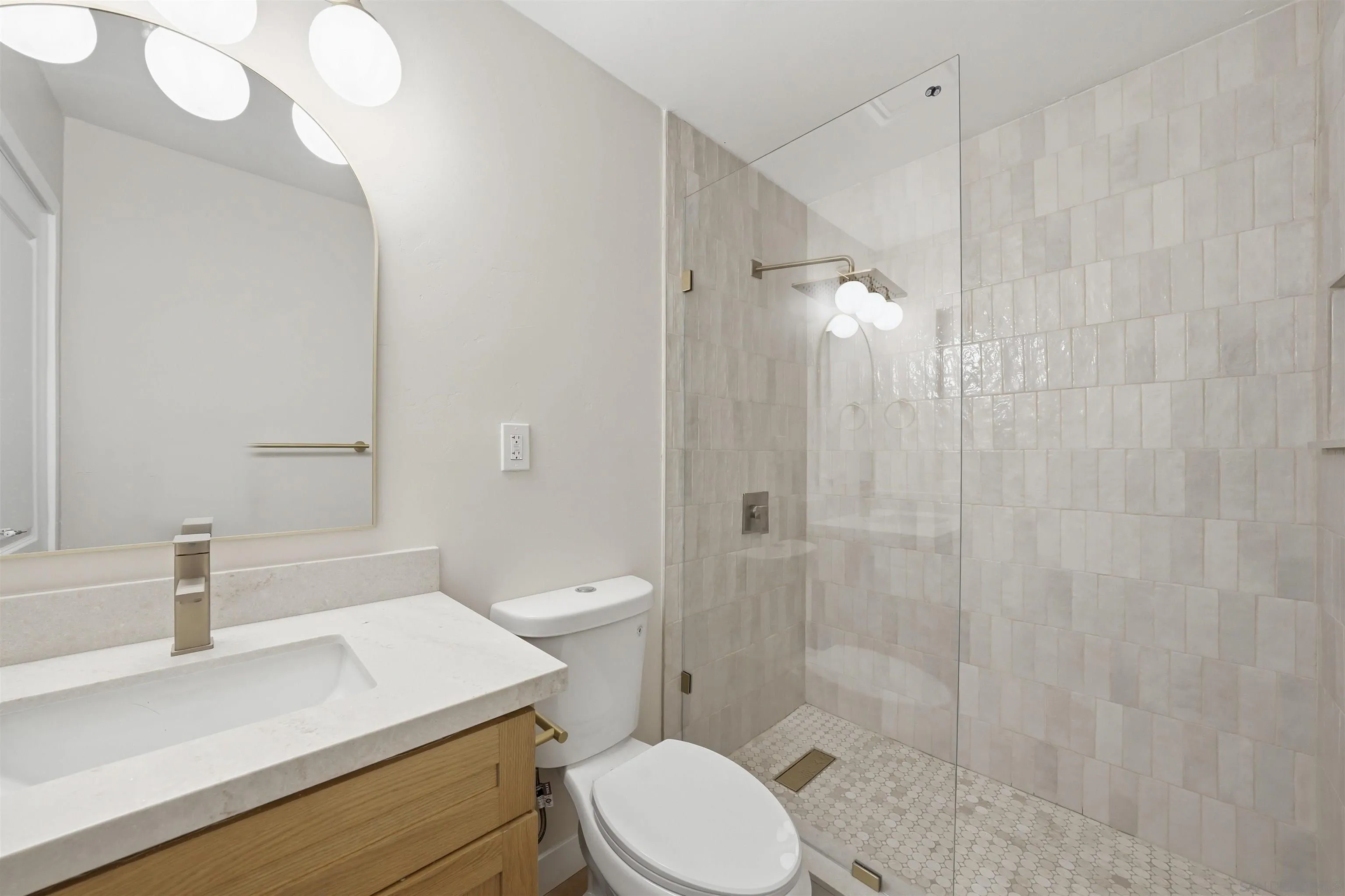 https://cdn.realtyfeed.com/cdn/127/260015593/86a8ba02cd7f13e3194af4363a3a6951.webp