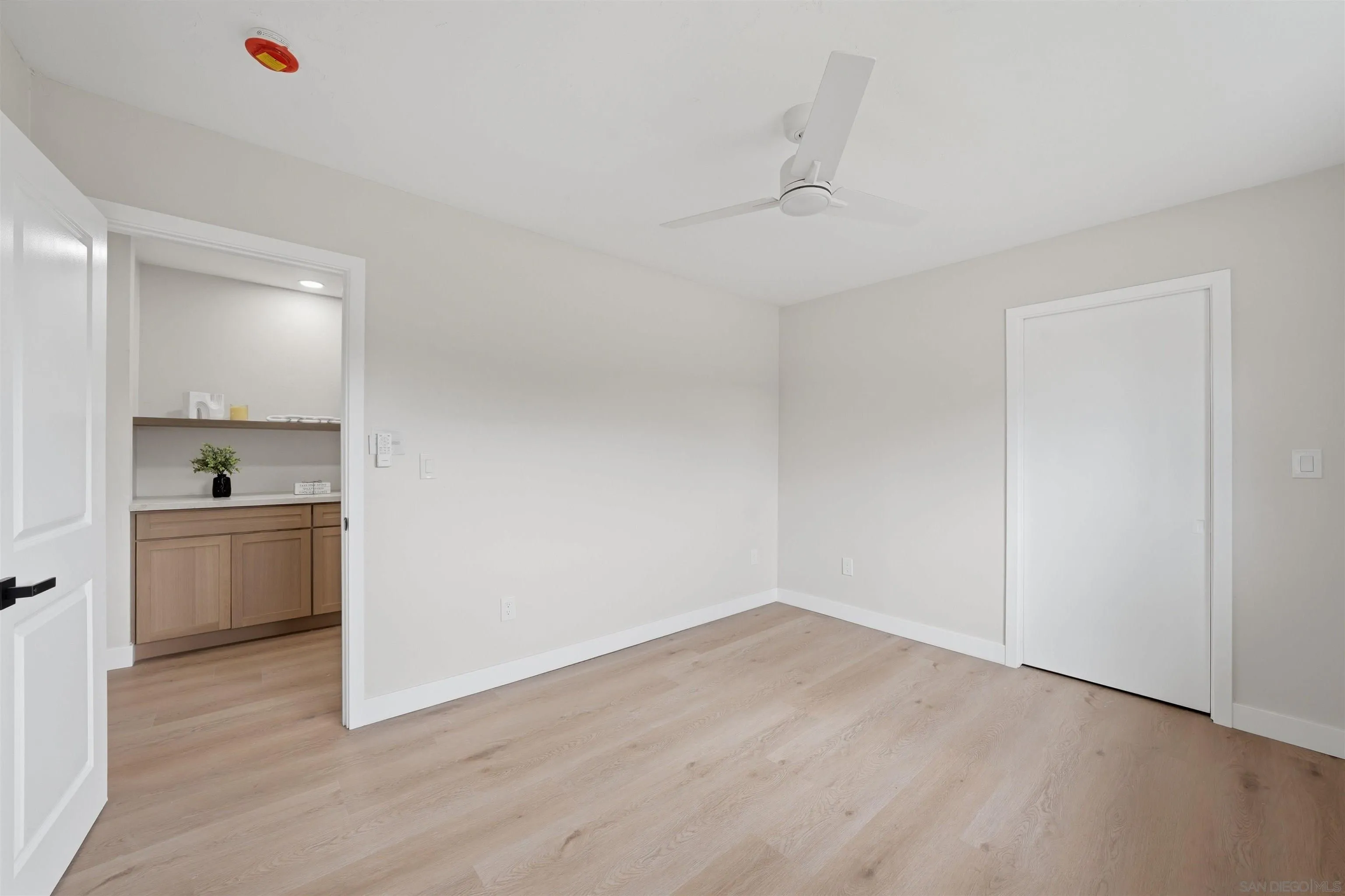 https://cdn.realtyfeed.com/cdn/127/260015593/8d98842fdc02afbad36fd35b9762246b.webp