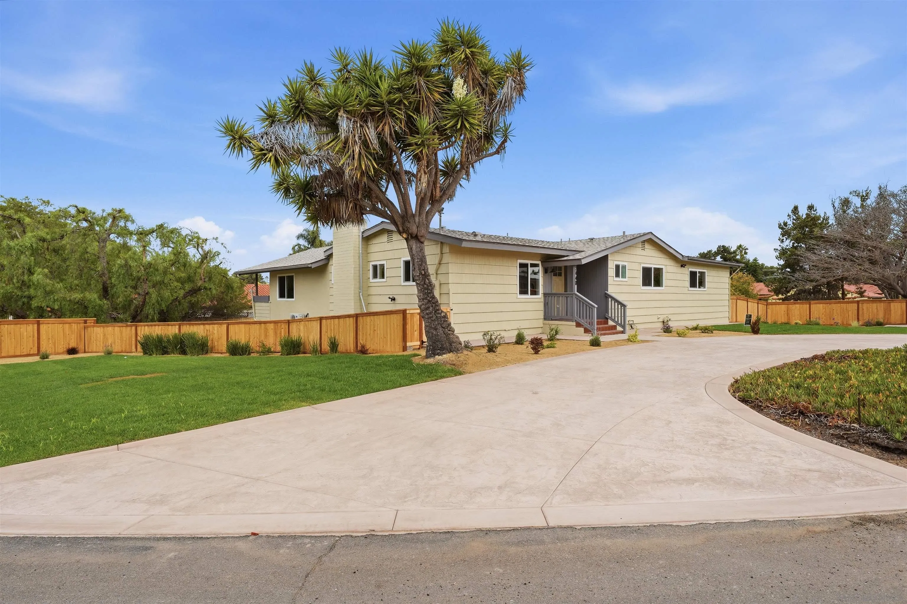 https://cdn.realtyfeed.com/cdn/127/260015593/bee37117b45a91e1a177a32d3e5749dd.webp