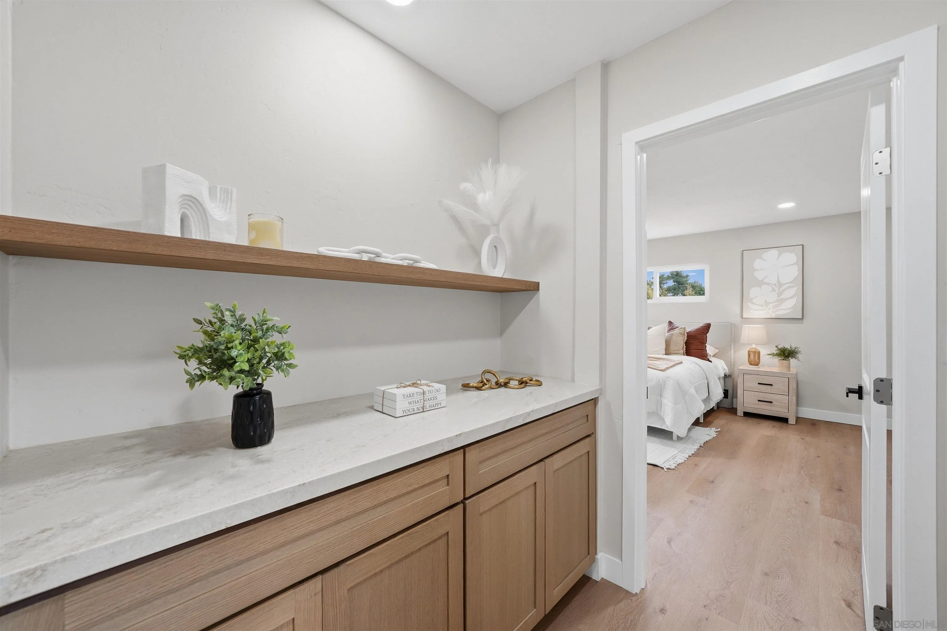 https://cdn.realtyfeed.com/cdn/127/260015593/c4b2f16552df5f72978d8d263213014c.webp