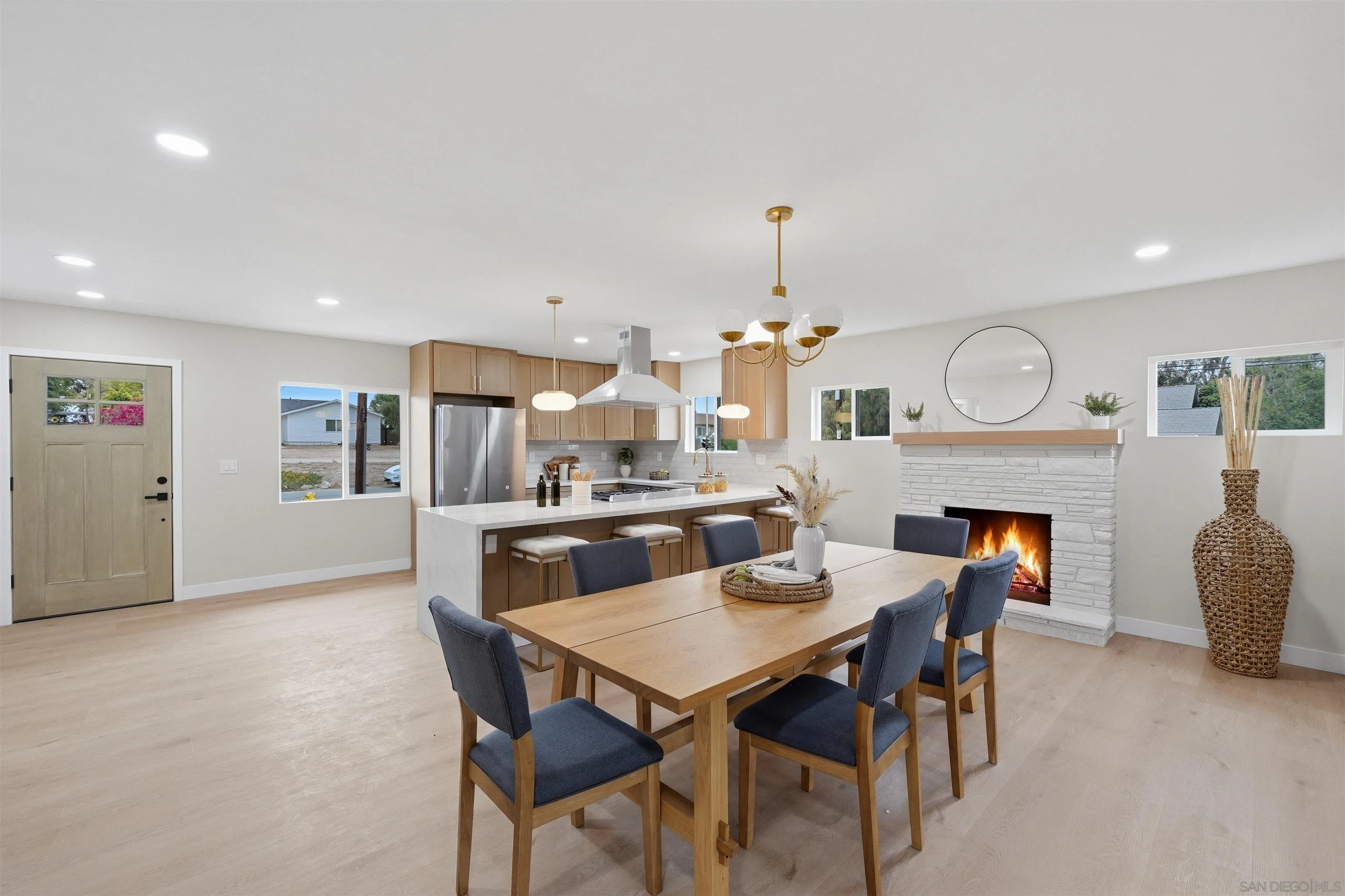 https://cdn.realtyfeed.com/cdn/127/260015593/d04e1504f33cf10aa9880b70f87b5d81.webp