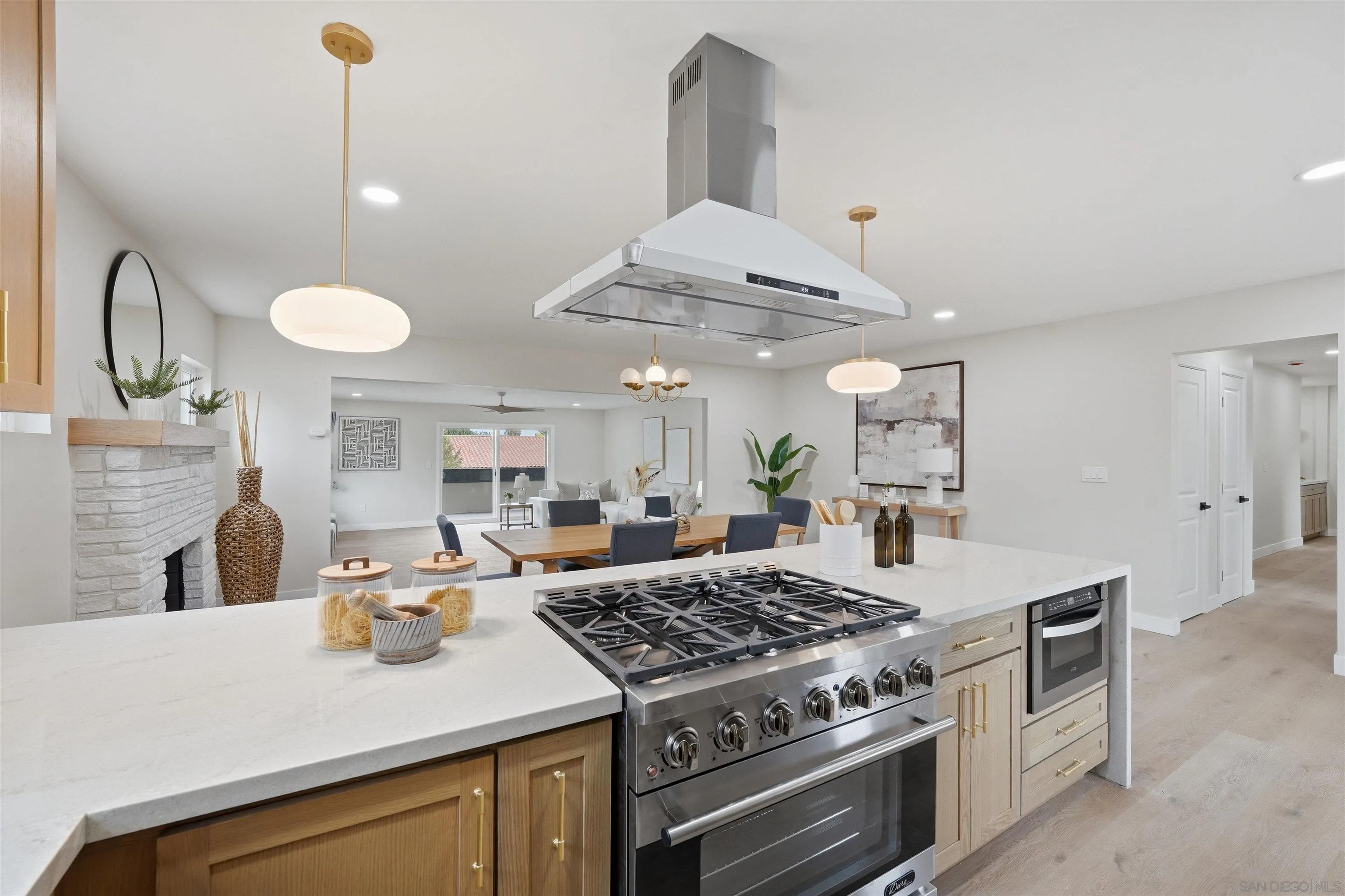 https://cdn.realtyfeed.com/cdn/127/260015593/ebc226fa117a5a761a2260e4b62394d4.webp