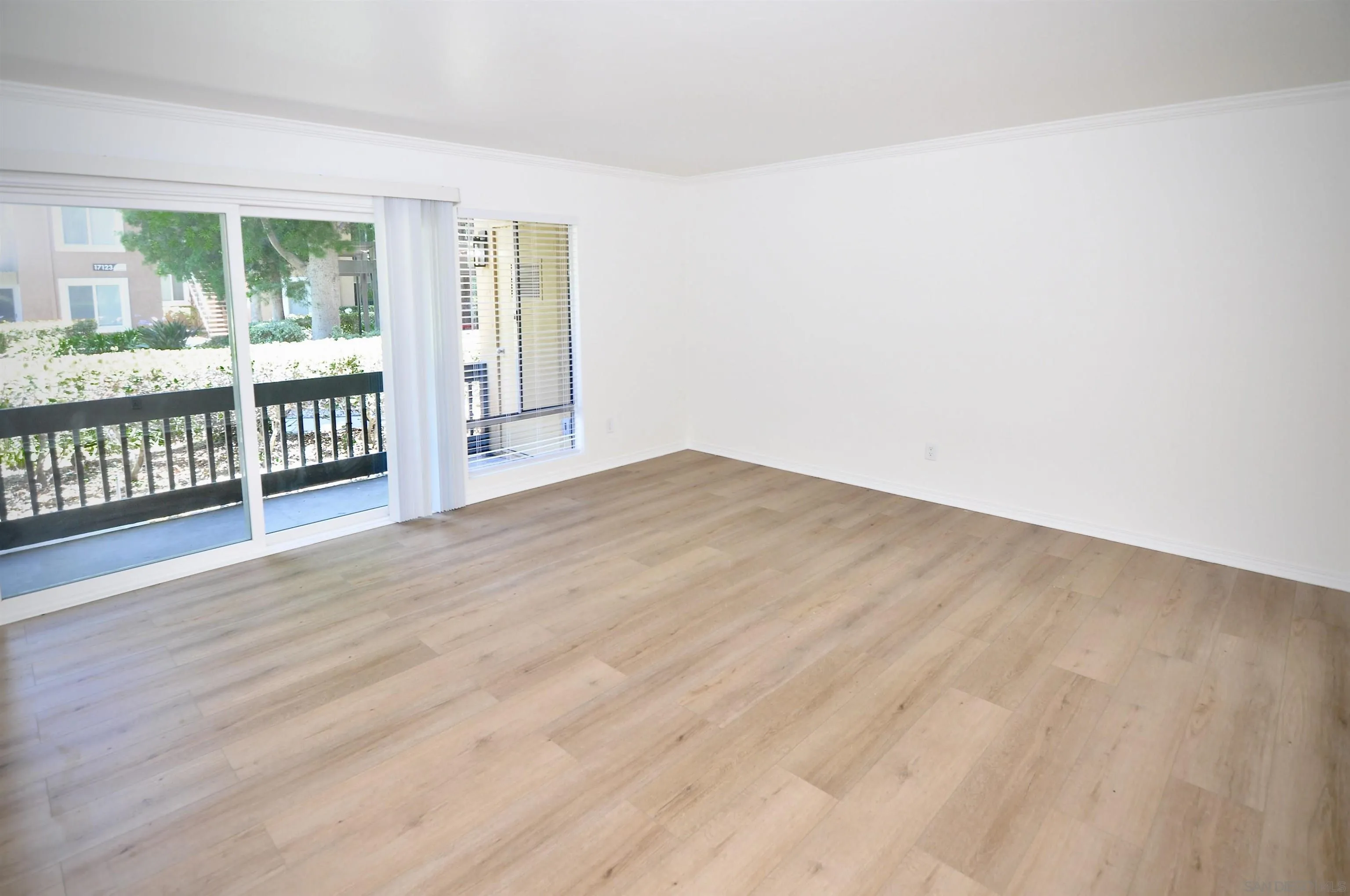 Photo #3: 260015595 Listing: Photo #3