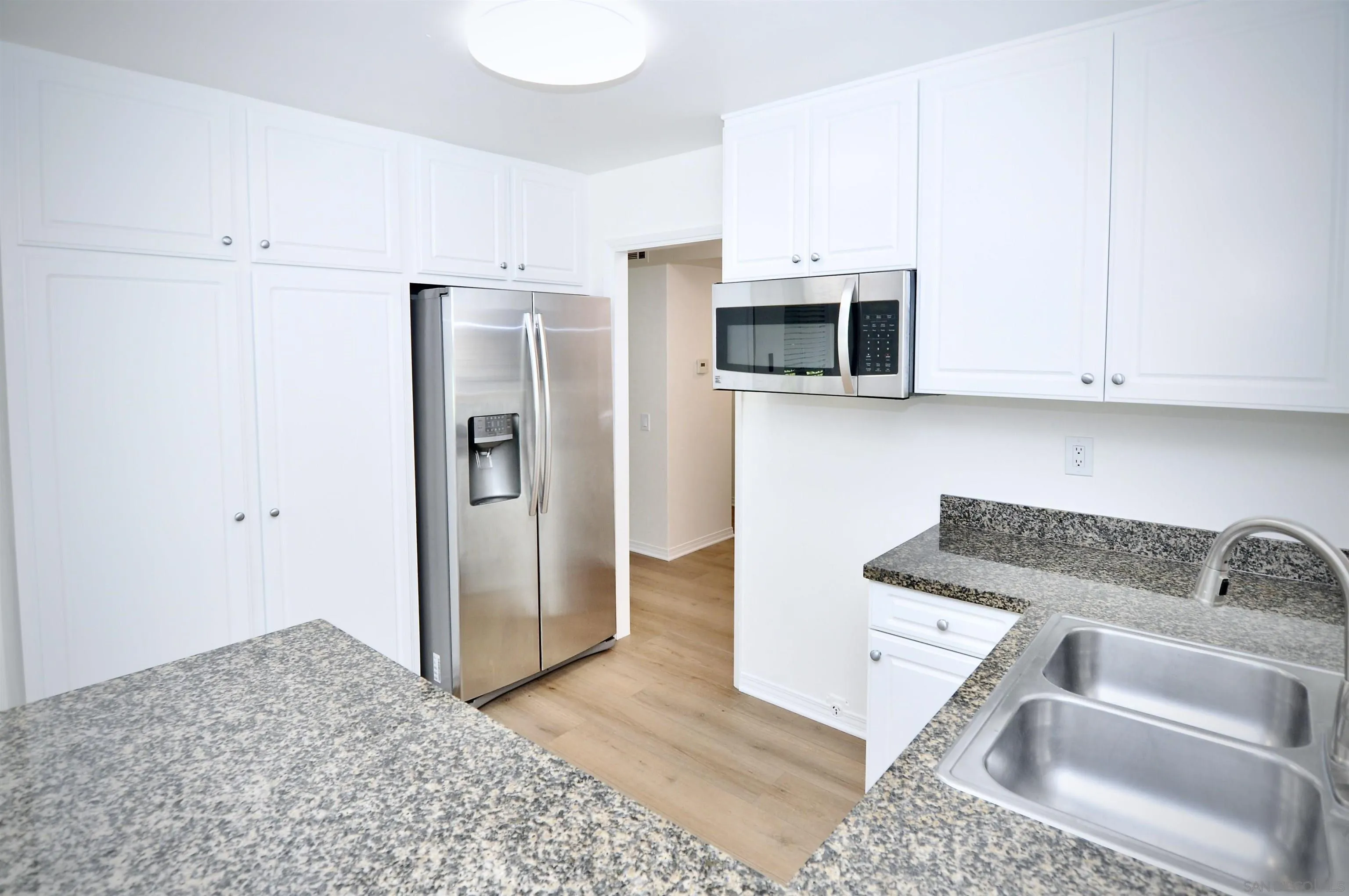 Photo #8: 260015595 Listing: Photo #8