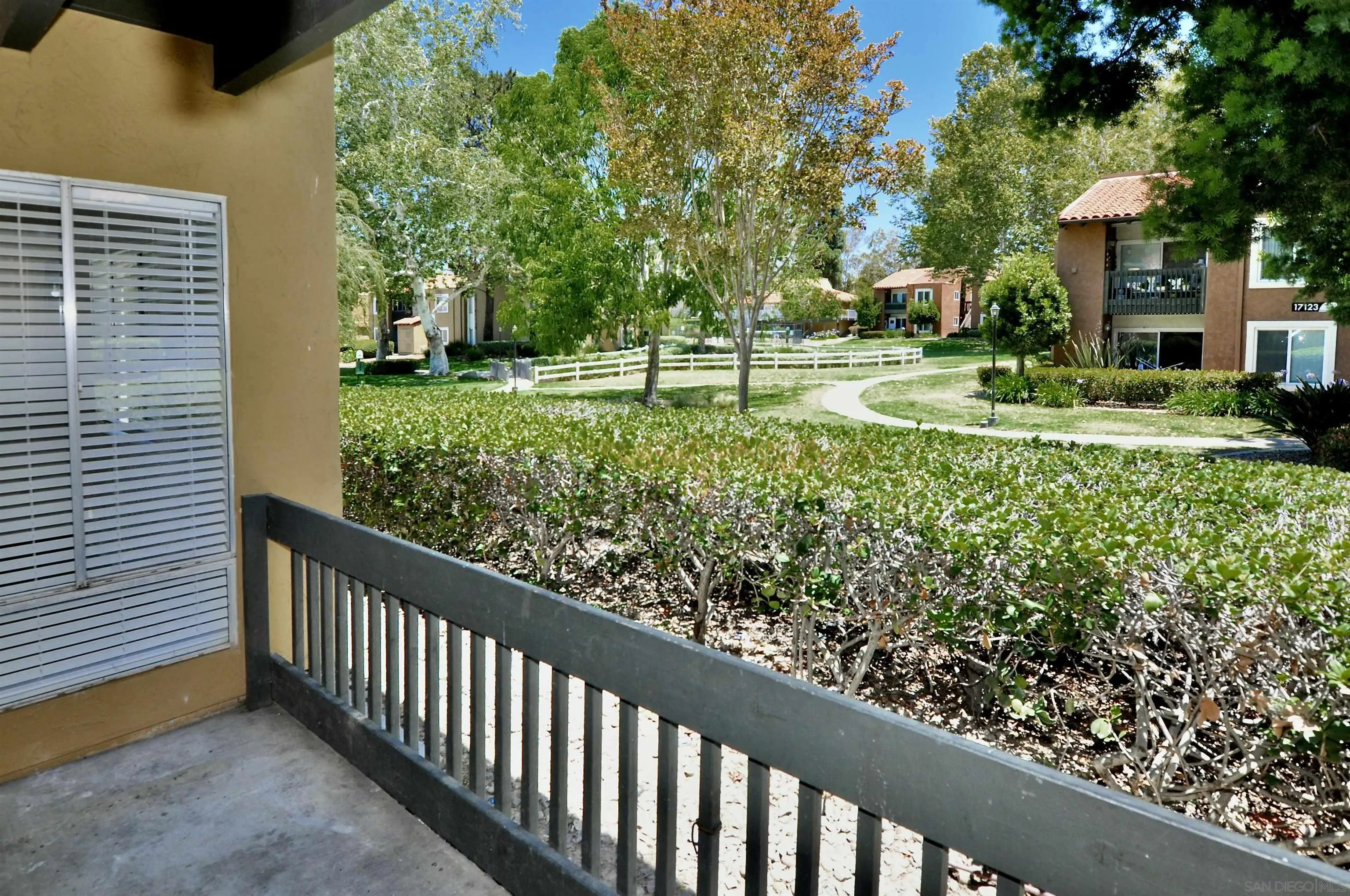 Photo #1: 260015595 Listing: Photo #1