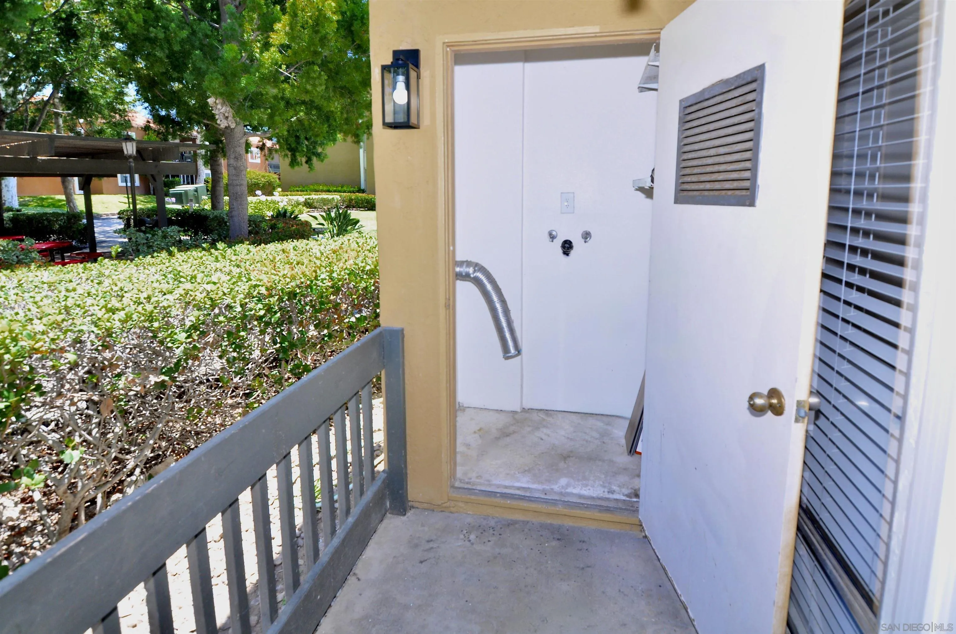 Photo #13: 260015595 Listing: Photo #13