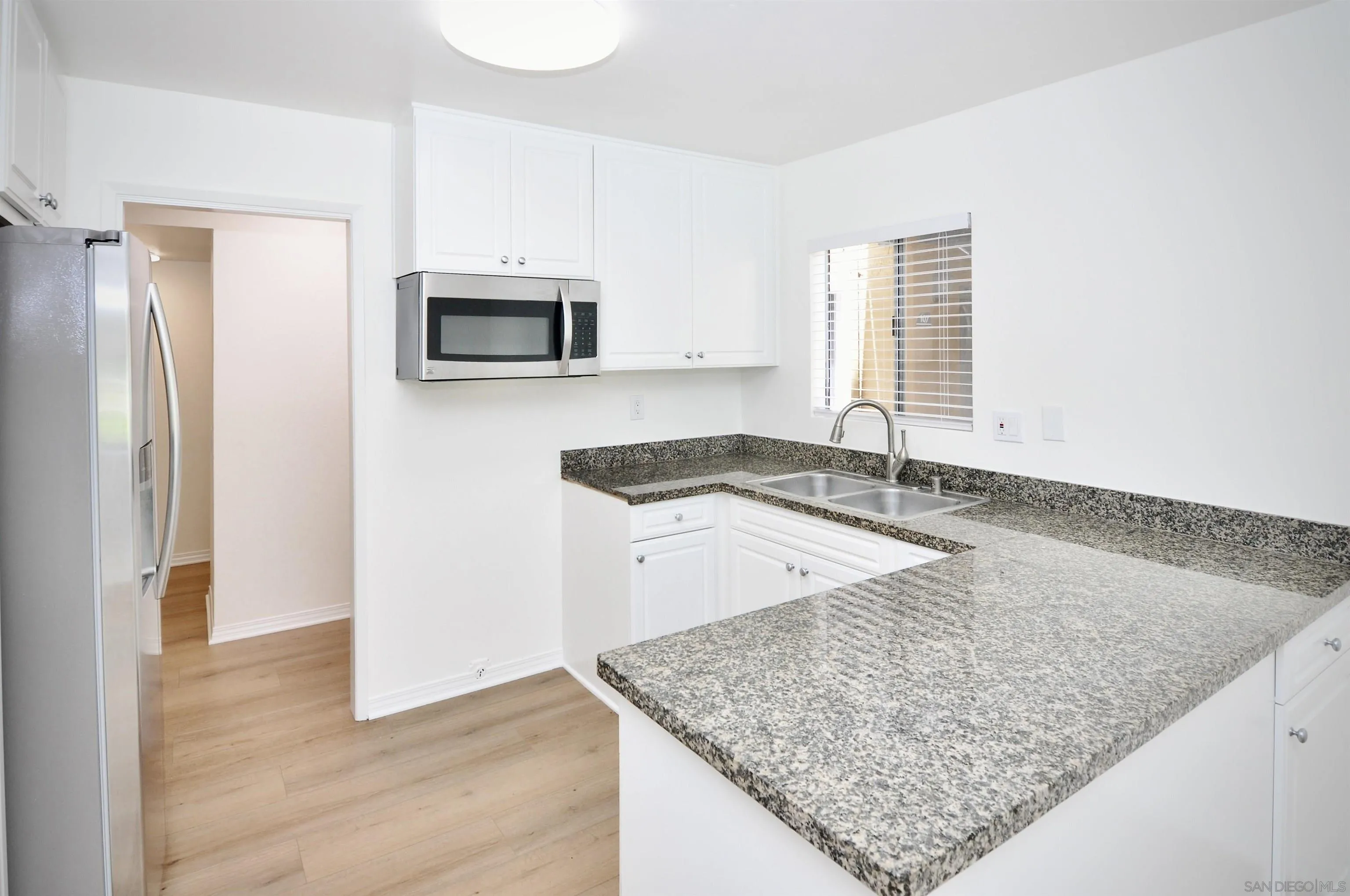 Photo #6: 260015595 Listing: Photo #6