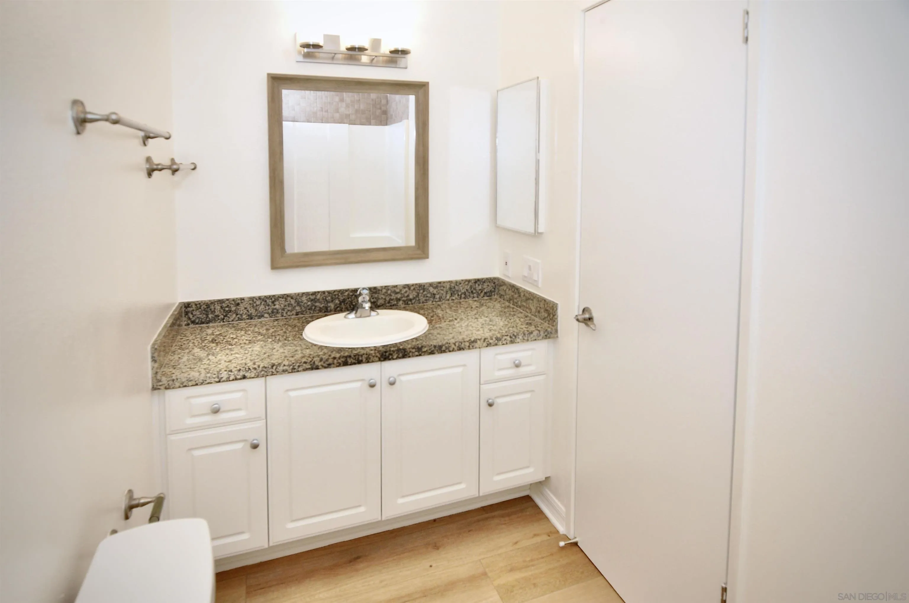 Photo #40: 260015595 Listing: Photo #40