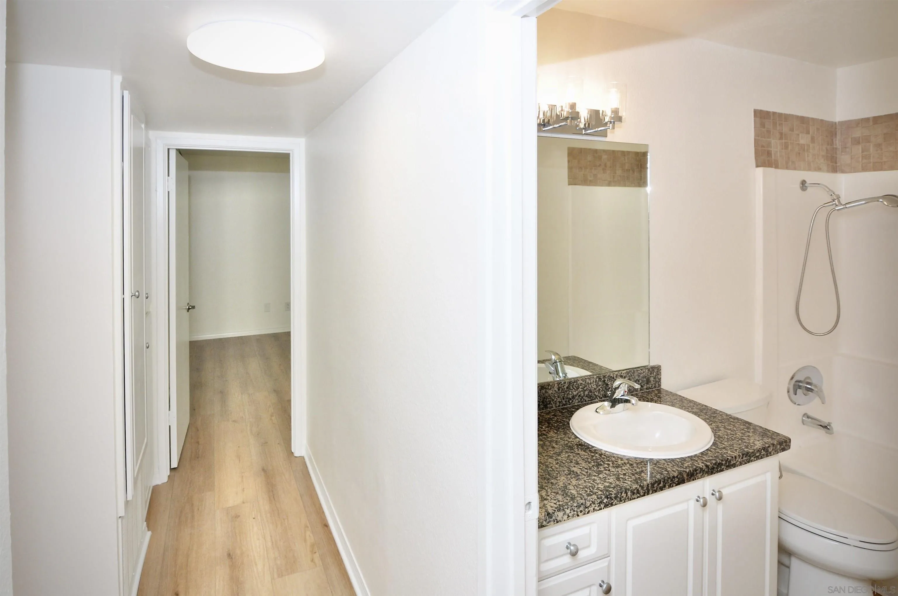 Photo #29: 260015595 Listing: Photo #29