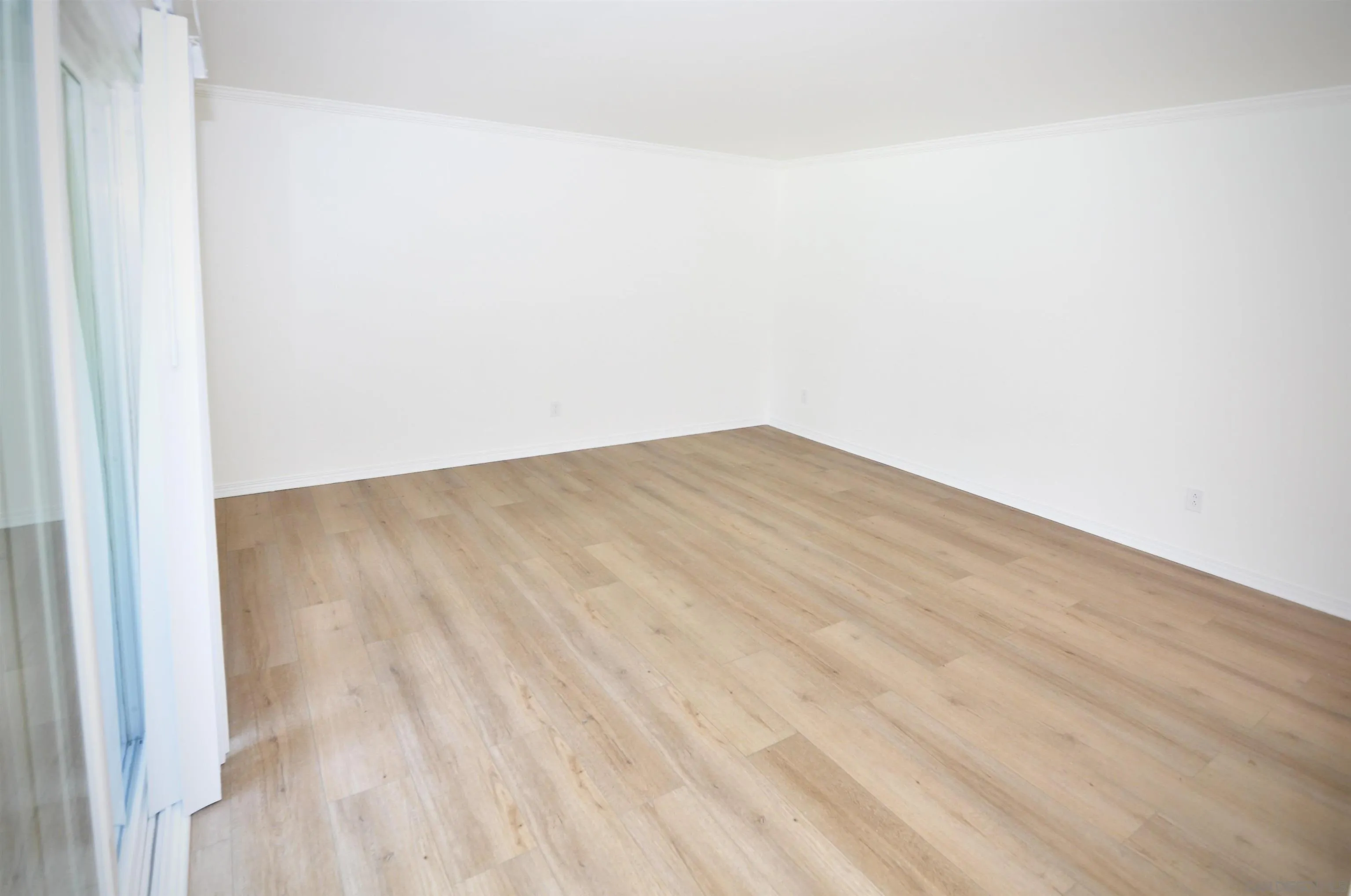 Photo #2: 260015595 Listing: Photo #2