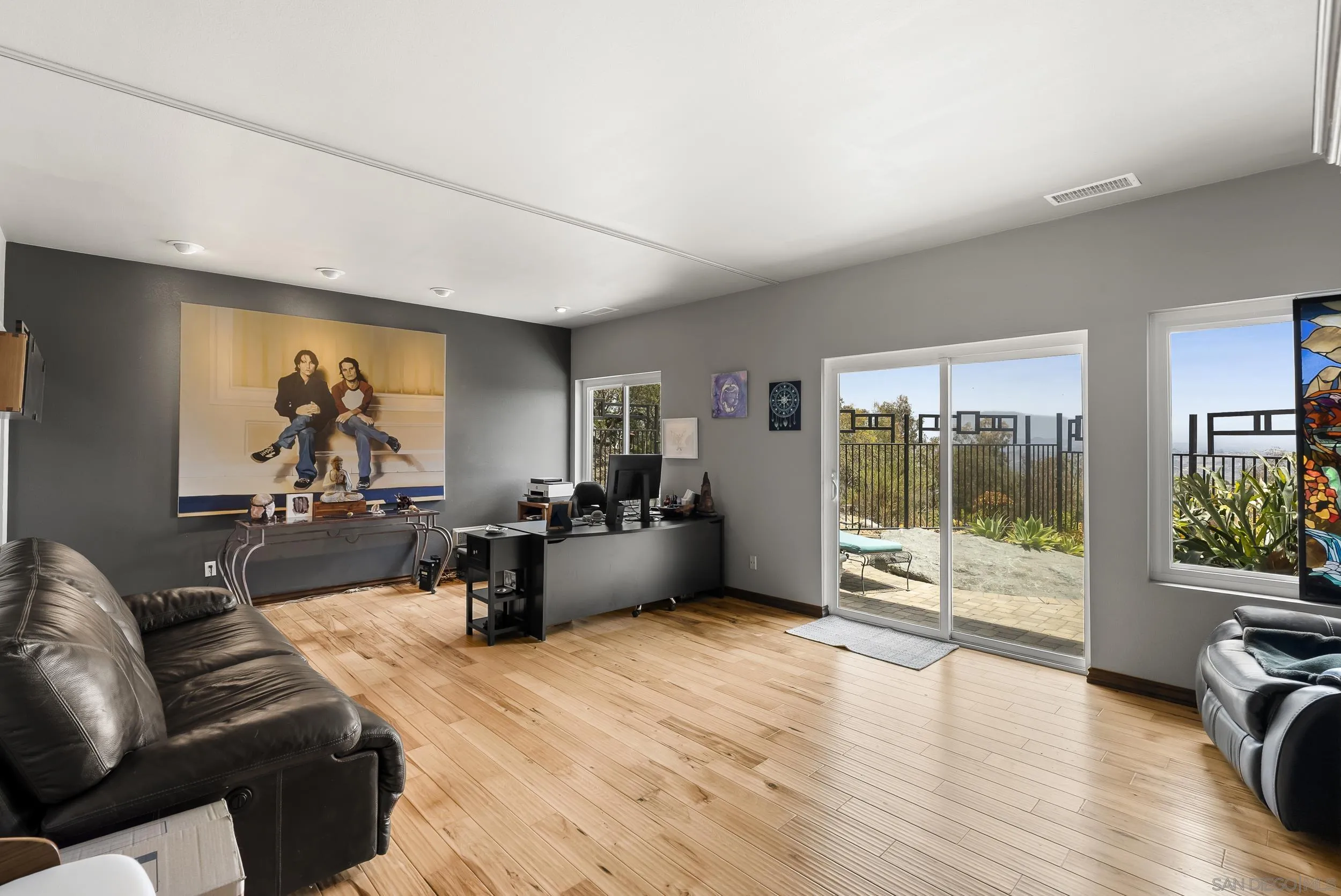 https://cdn.realtyfeed.com/cdn/127/260015597/0aadaddb78204599fe174a8b46a4ef25.webp