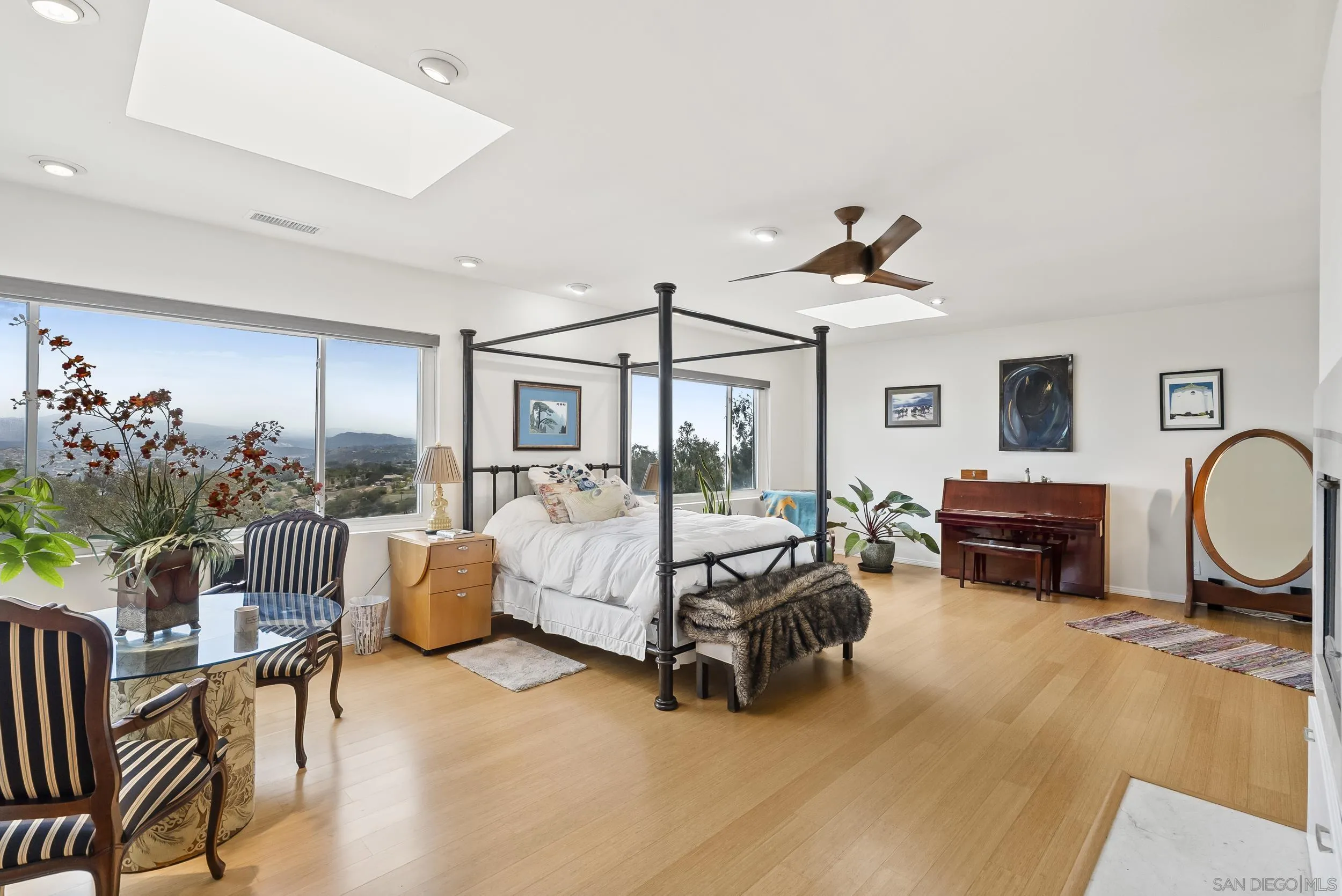 https://cdn.realtyfeed.com/cdn/127/260015597/0cb3d8d7a88420526796c868fd0f1c31.webp