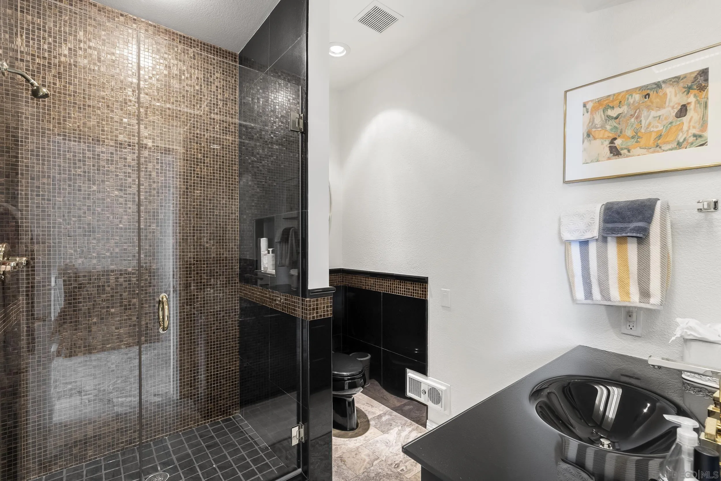 https://cdn.realtyfeed.com/cdn/127/260015597/1ac6950b81469a8f7a2be3c9de077b13.webp