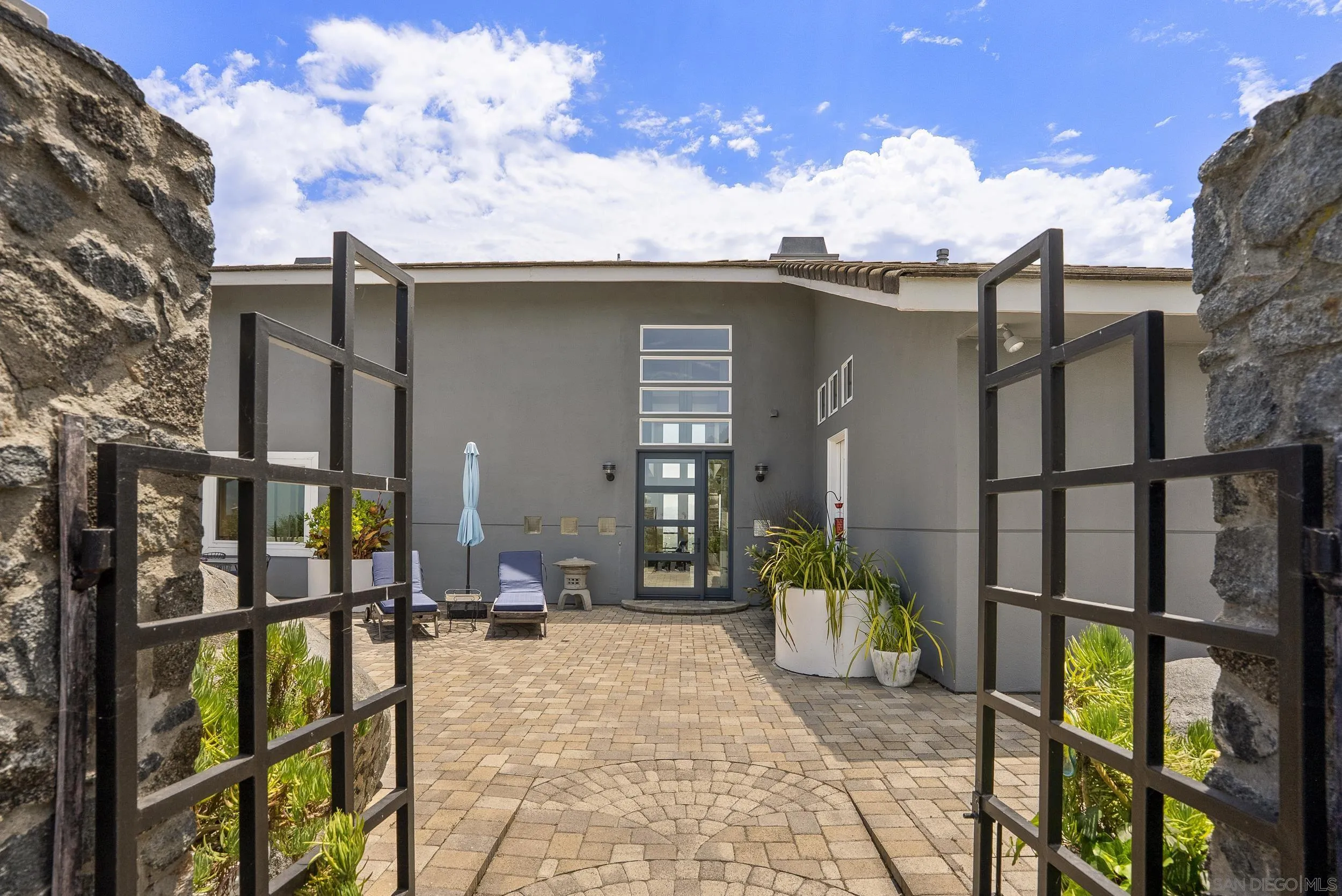 https://cdn.realtyfeed.com/cdn/127/260015597/2b80e9be265f167337b00be85e5f9acf.webp