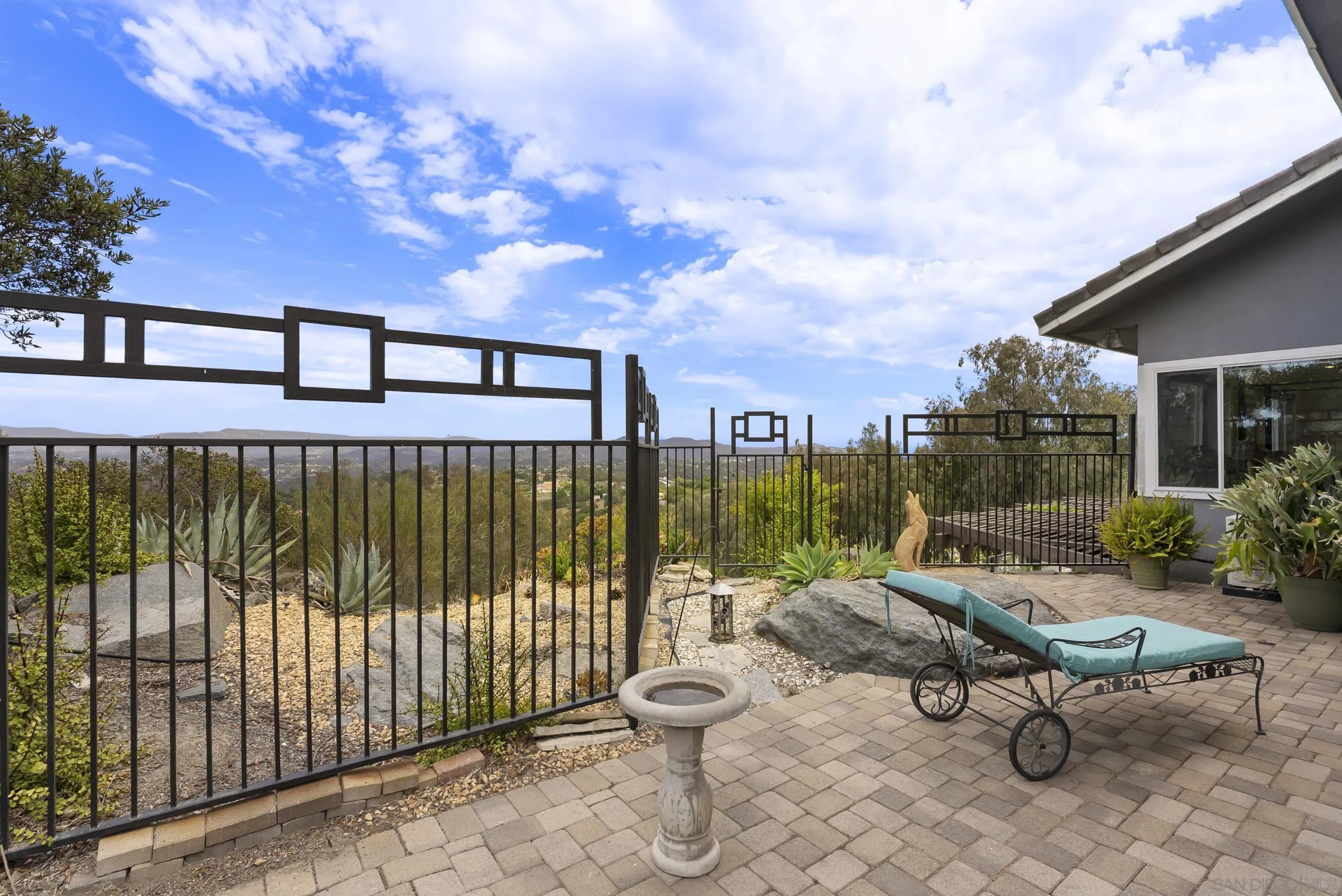 https://cdn.realtyfeed.com/cdn/127/260015597/3012529cd5fa576af89db895a1e5bc41.webp