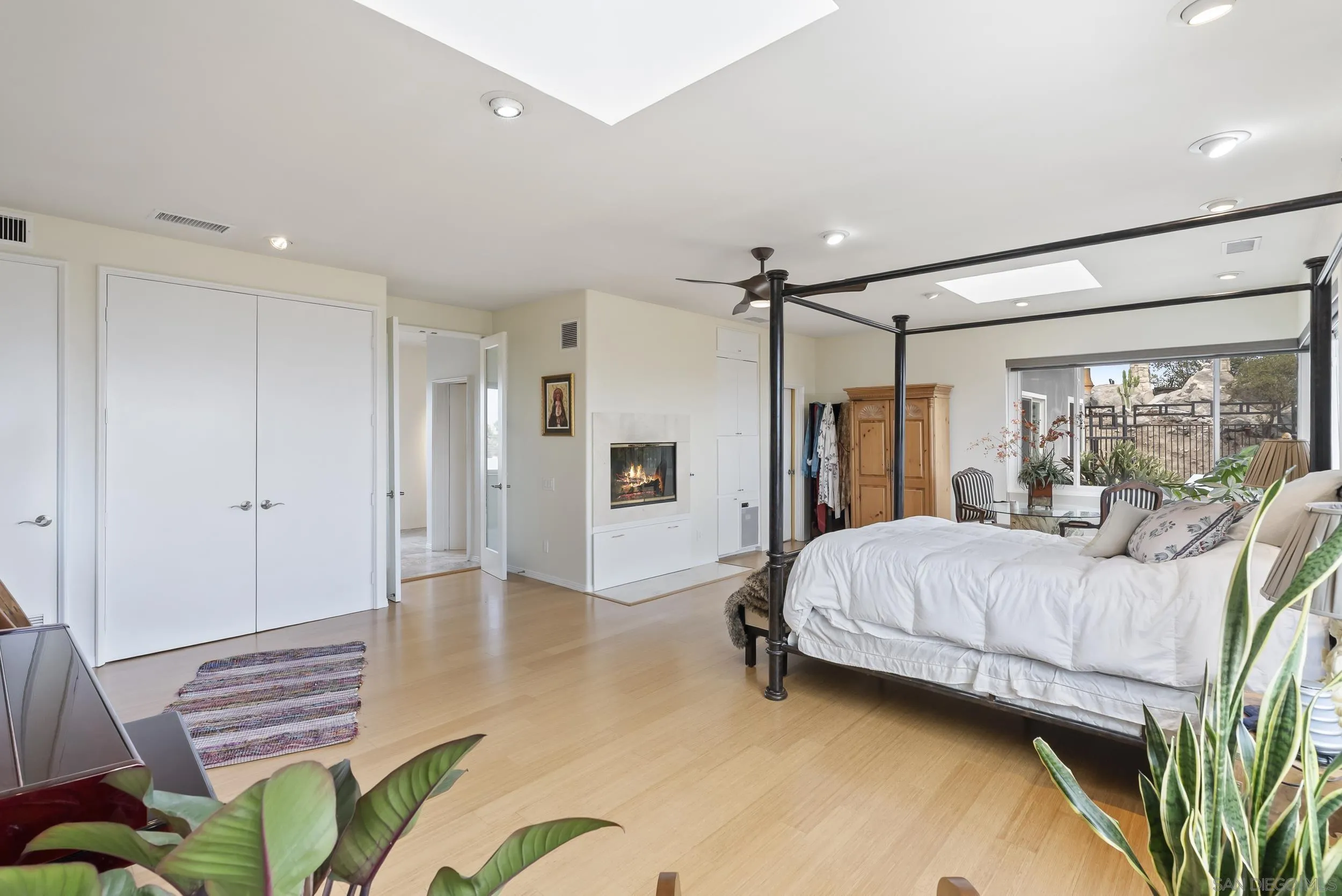 https://cdn.realtyfeed.com/cdn/127/260015597/358164274fd9d4fb2f17d67c124eddc0.webp