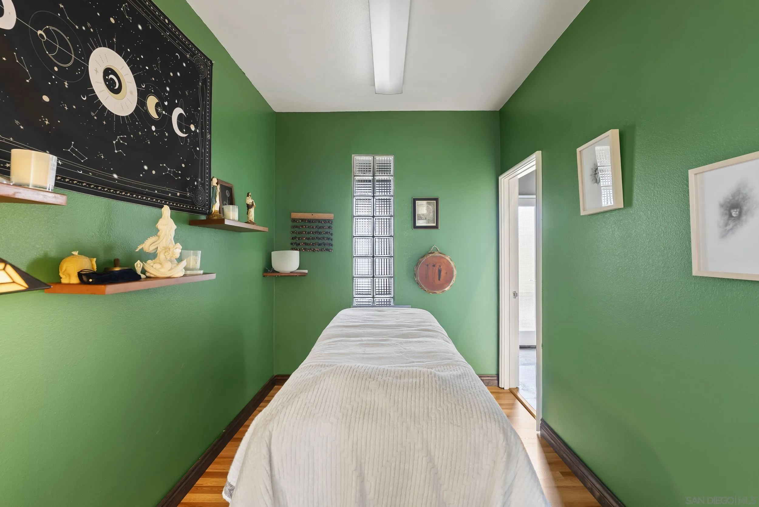 https://cdn.realtyfeed.com/cdn/127/260015597/4d7adc6f11cc067e2d39f7060b8b593e.webp