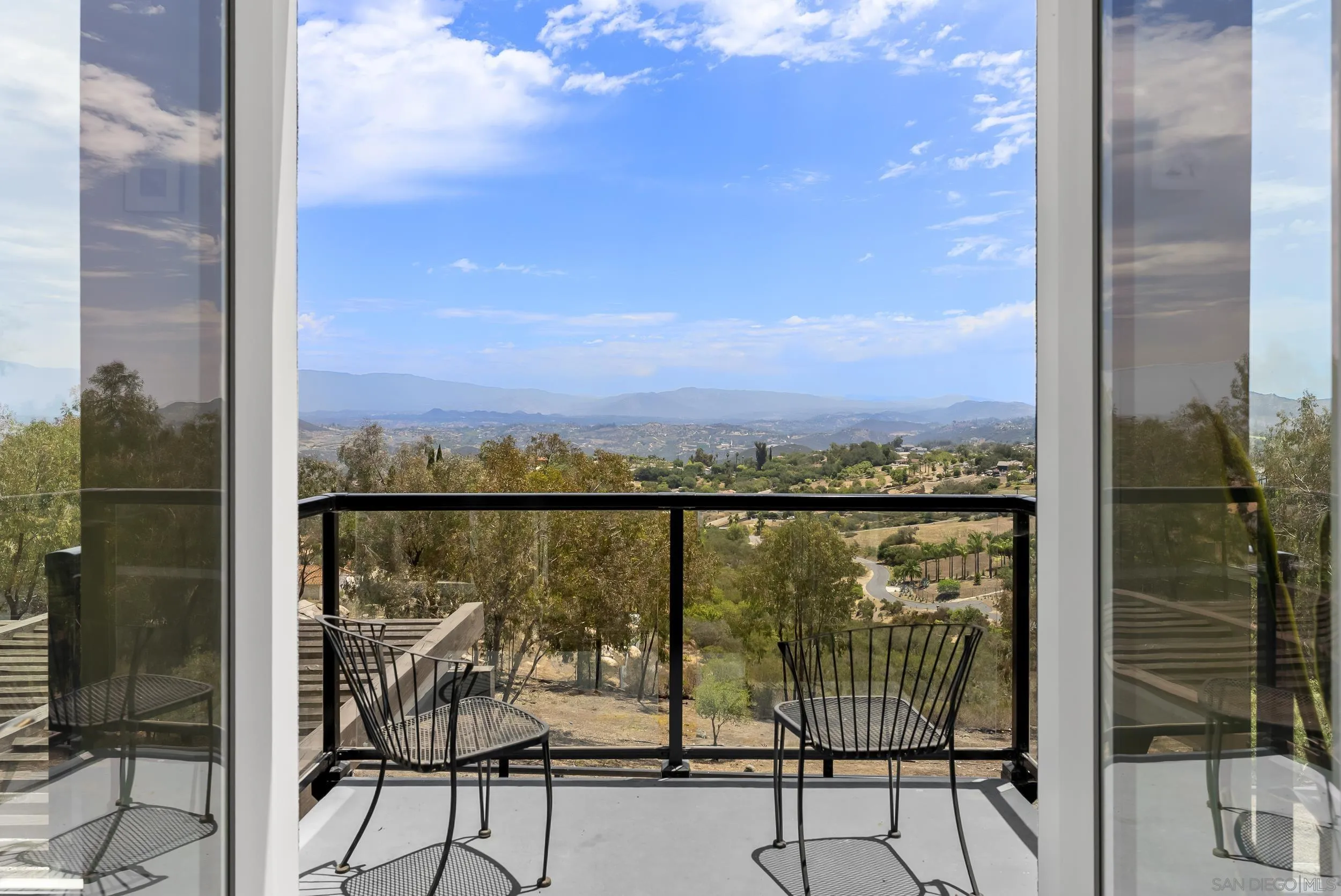 https://cdn.realtyfeed.com/cdn/127/260015597/5868744816a984374e7bb1472320ae12.webp