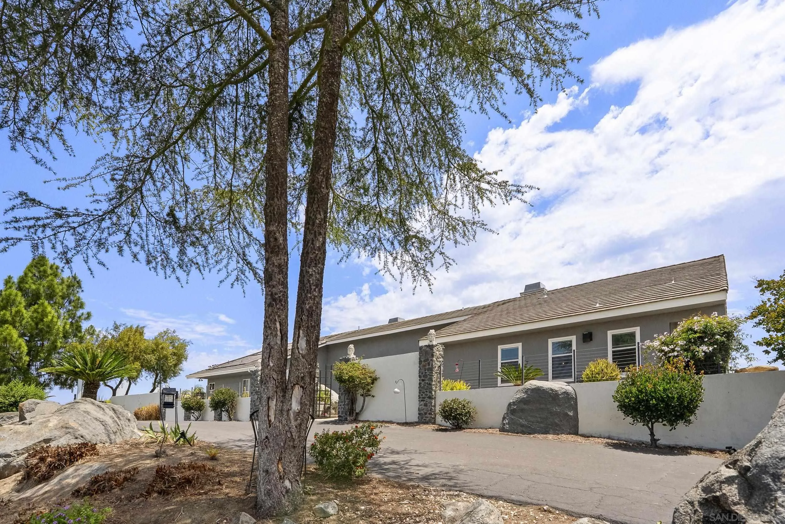 https://cdn.realtyfeed.com/cdn/127/260015597/5e5d2c1f3ce1596b792cd0717e92832b.webp