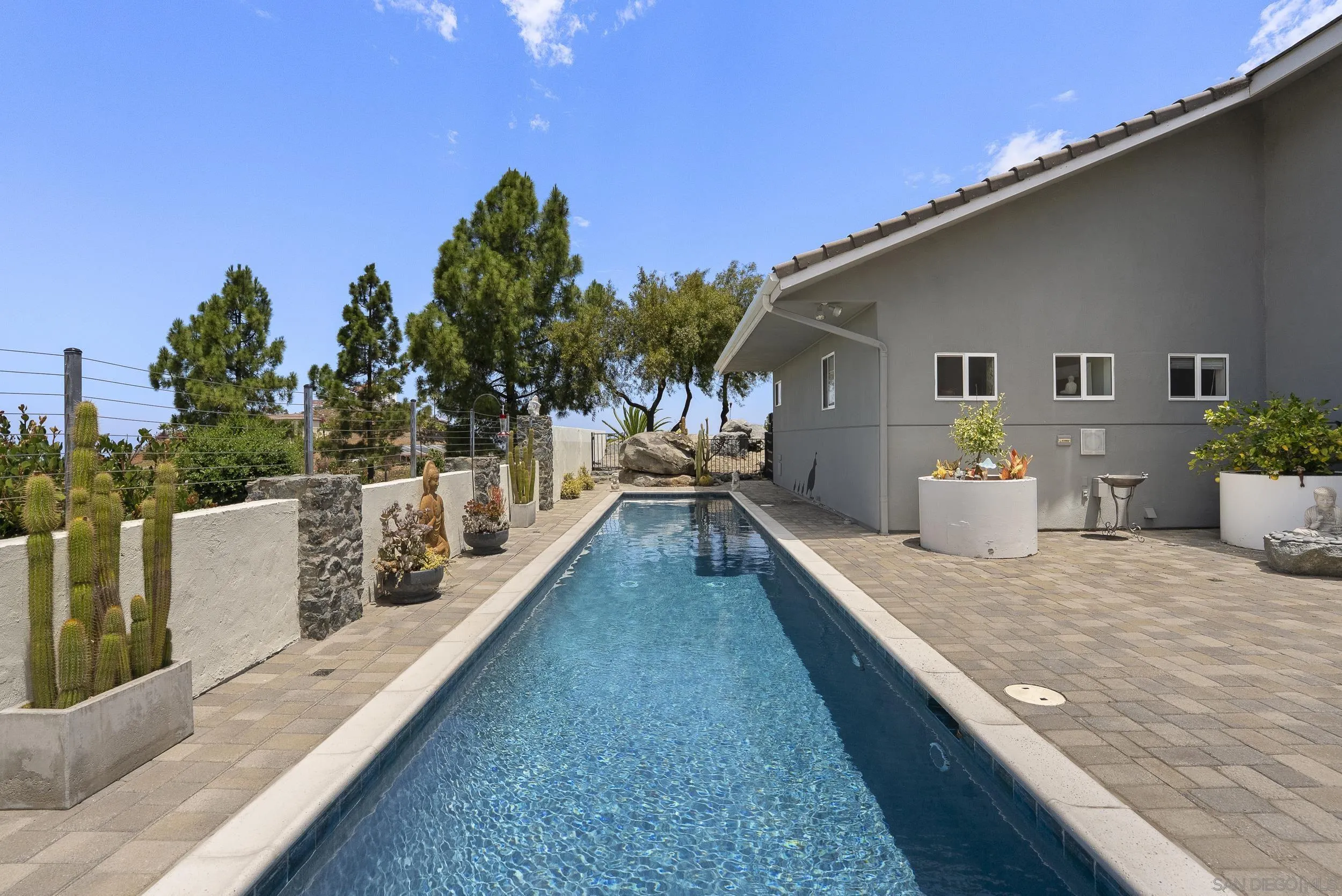 https://cdn.realtyfeed.com/cdn/127/260015597/62c24a43d186c55536c0d1550a813e92.webp