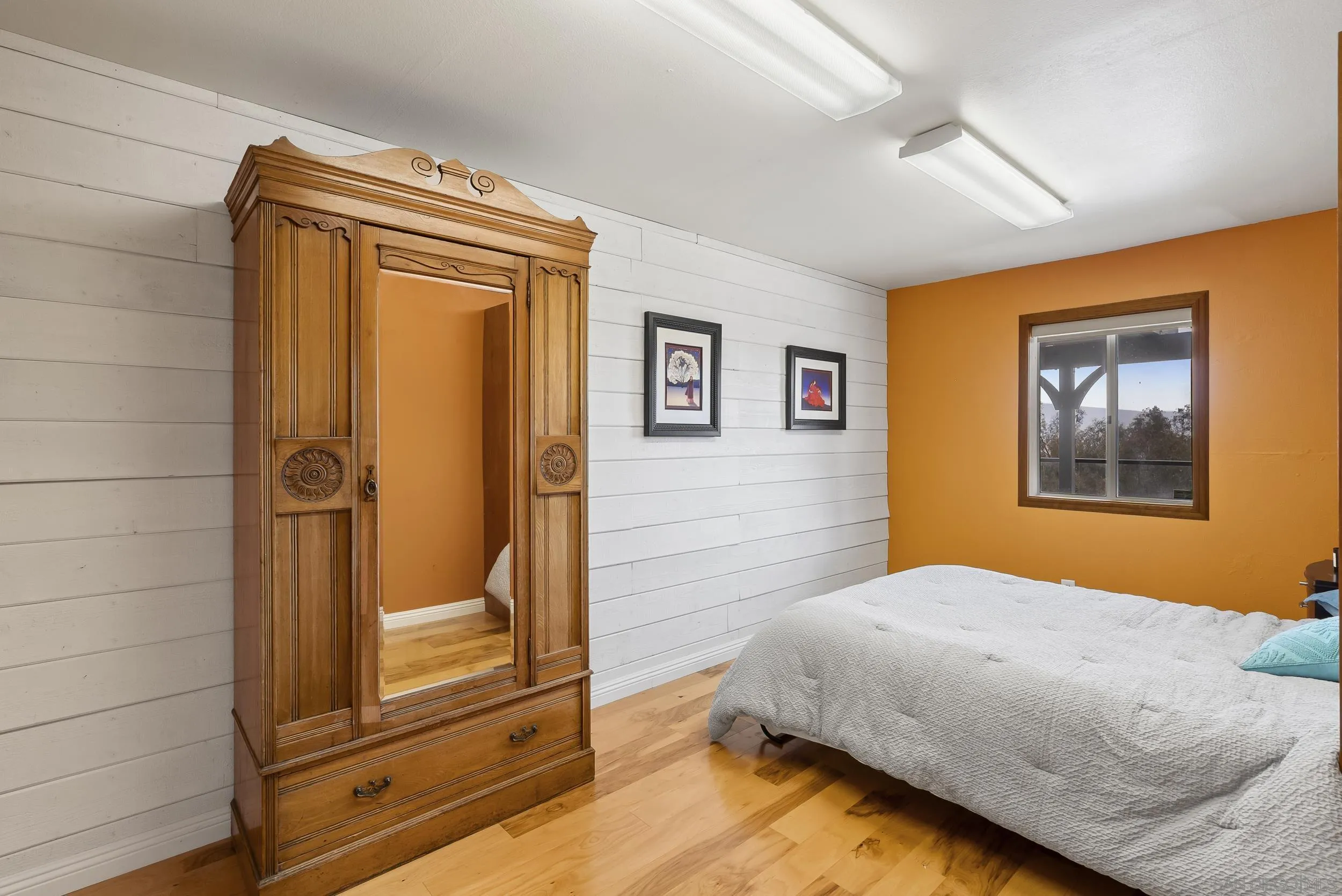 https://cdn.realtyfeed.com/cdn/127/260015597/69fbfcad37ac9db8b4b24fec86ff3f0e.webp