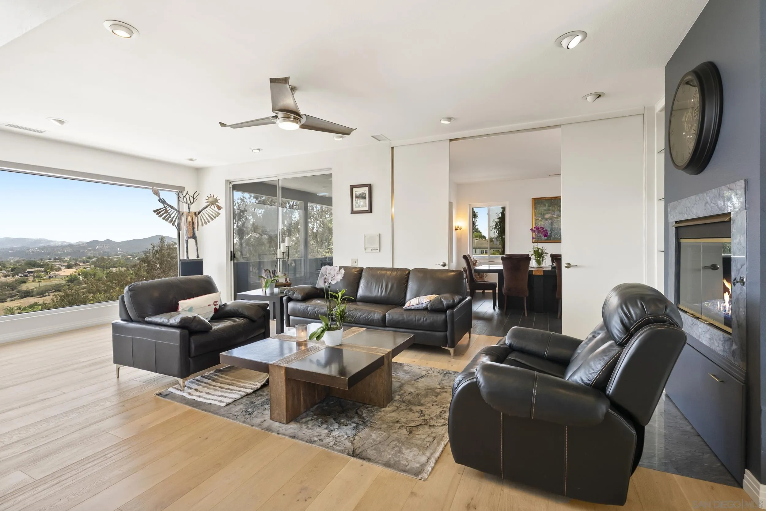 https://cdn.realtyfeed.com/cdn/127/260015597/a2a237ac13e90a218e476bda40b90a72.webp