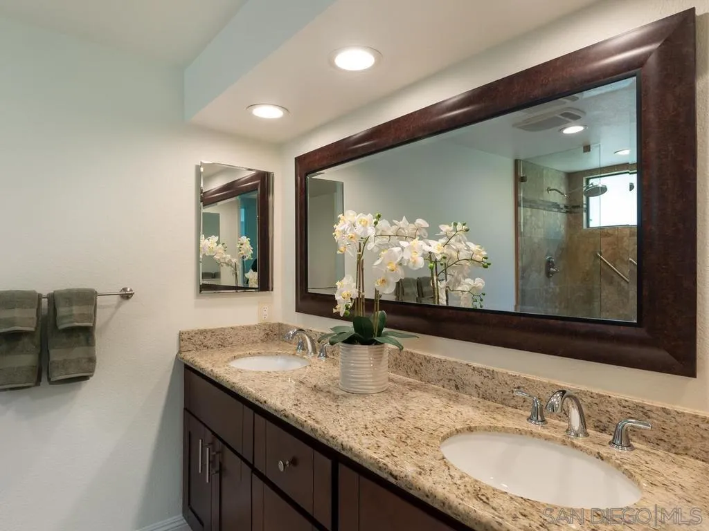 https://cdn.realtyfeed.com/cdn/127/260015598/f33216d6f6b0dbafaf1ac7bbbe8a17bb.webp