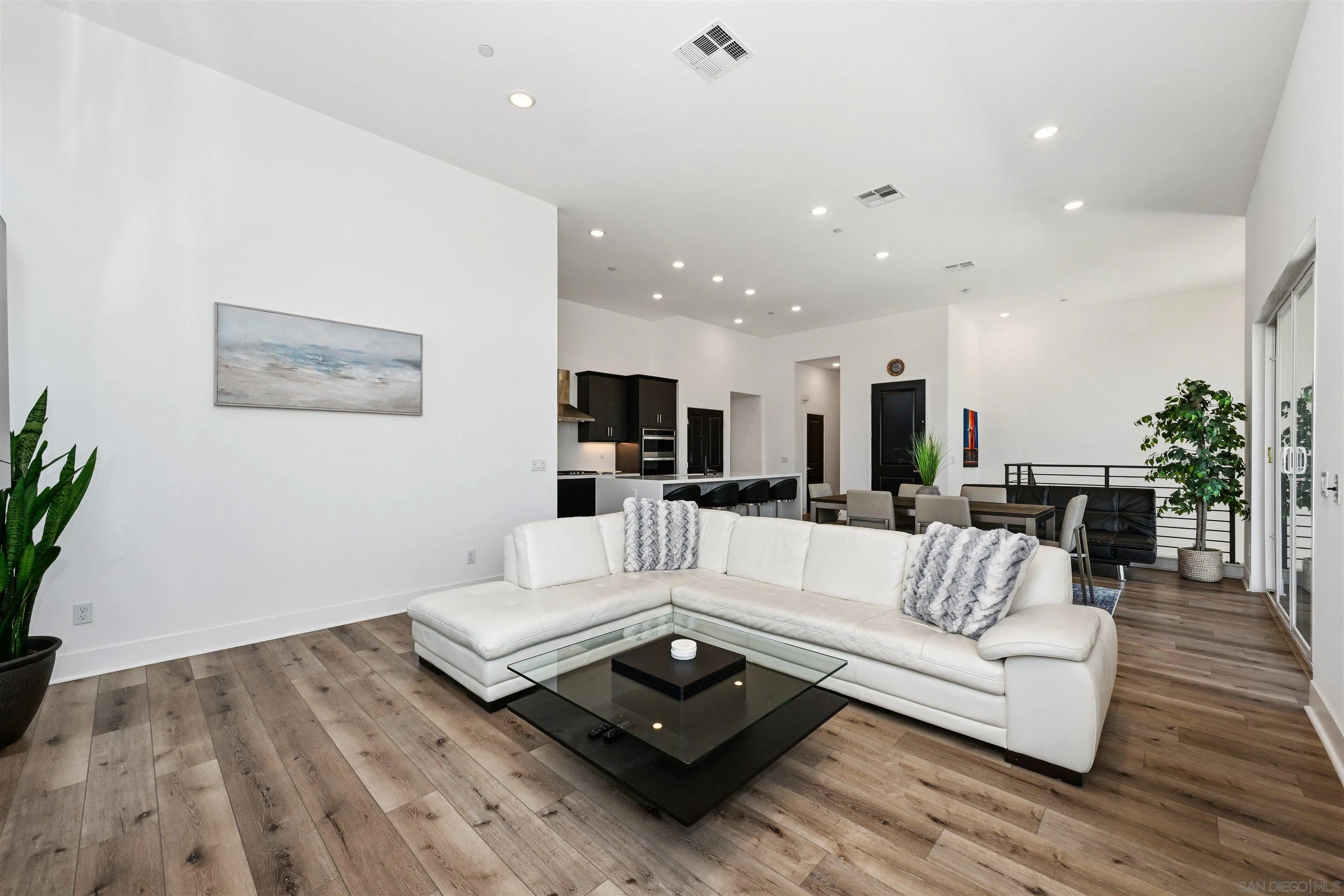 Photo #7: 260015601 Listing: Photo #7