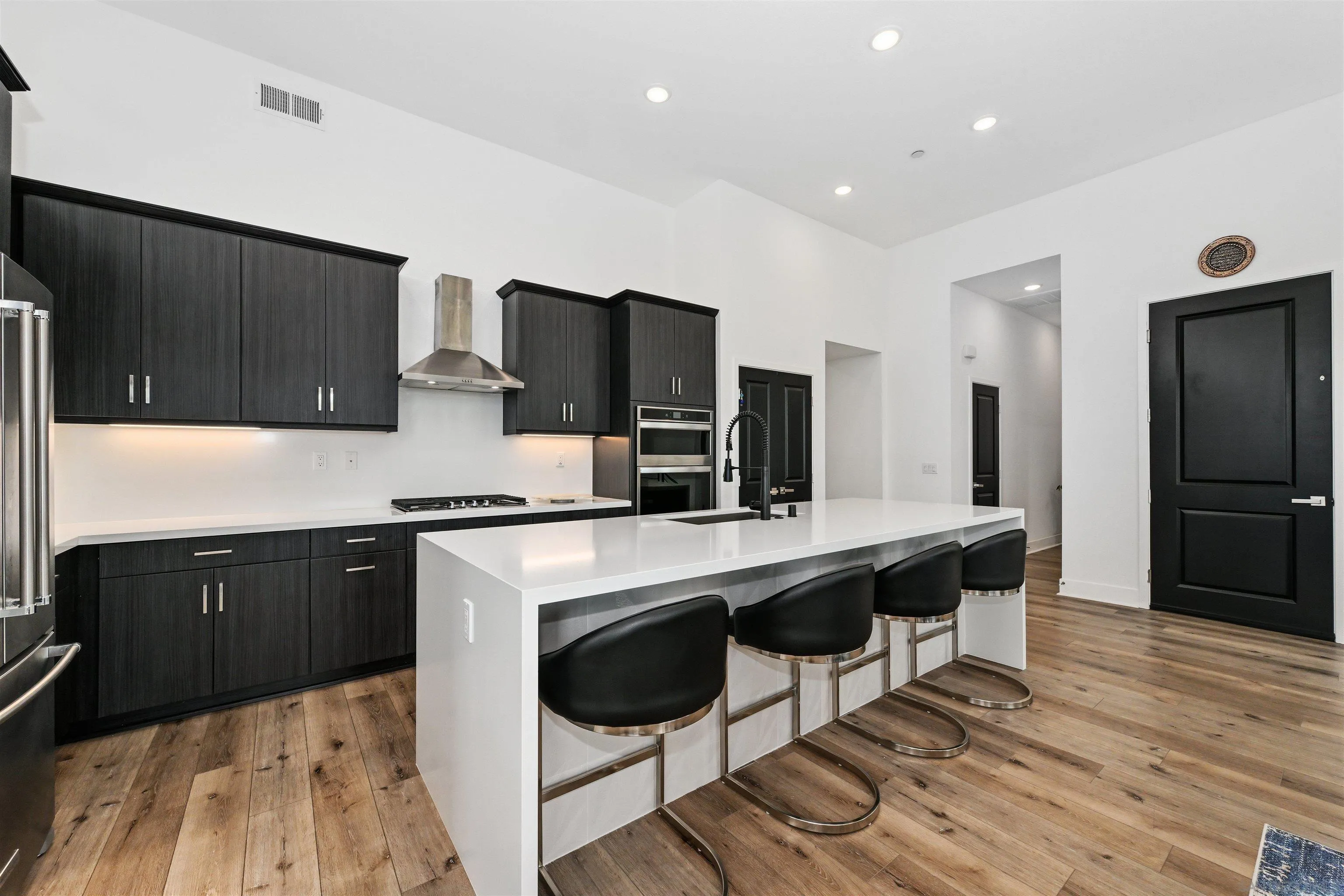 Photo #8: 260015601 Listing: Photo #8