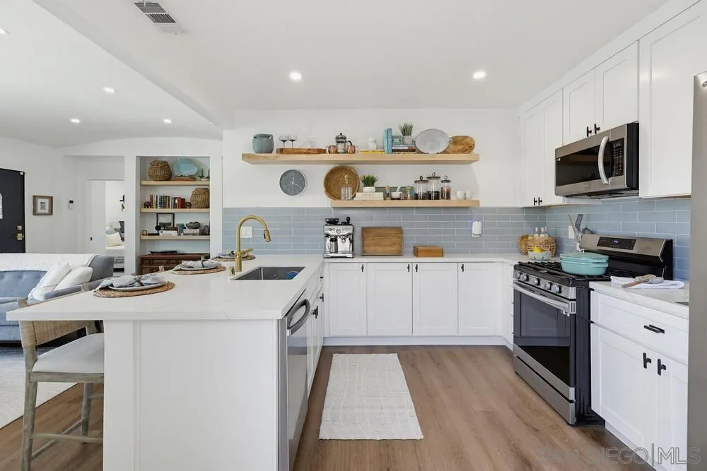 https://cdn.realtyfeed.com/cdn/127/260015604/69c1c3d452a5b94b1c356afd128adf0d.webp
