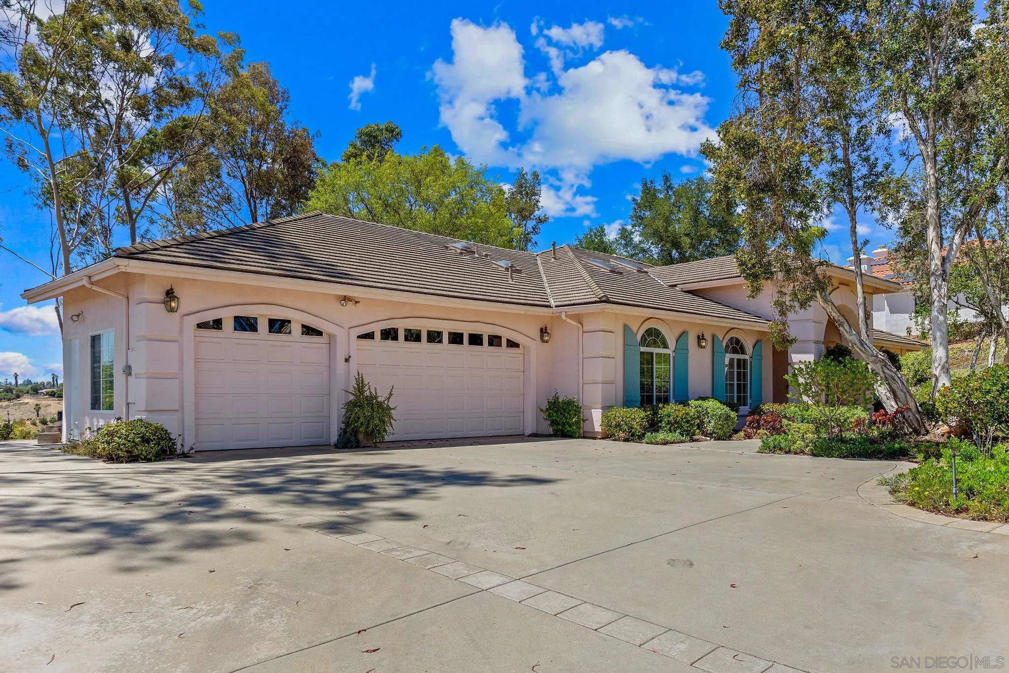 2475 Canyon Creek Road, Escondido, CA 92025 - Main photo, Escondido, CA