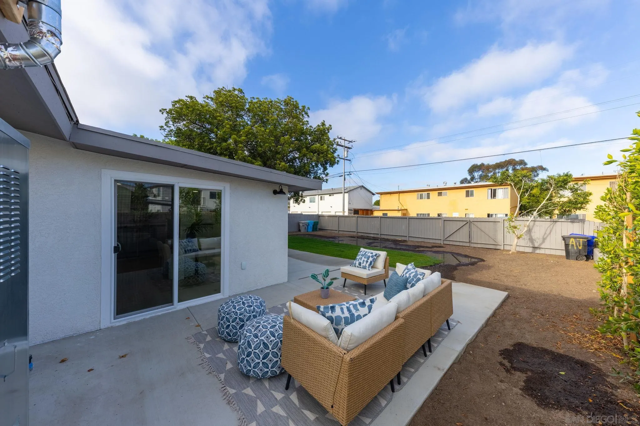 https://cdn.realtyfeed.com/cdn/127/260015611/4e638e12146c9d94503aa847b12c14bd.webp