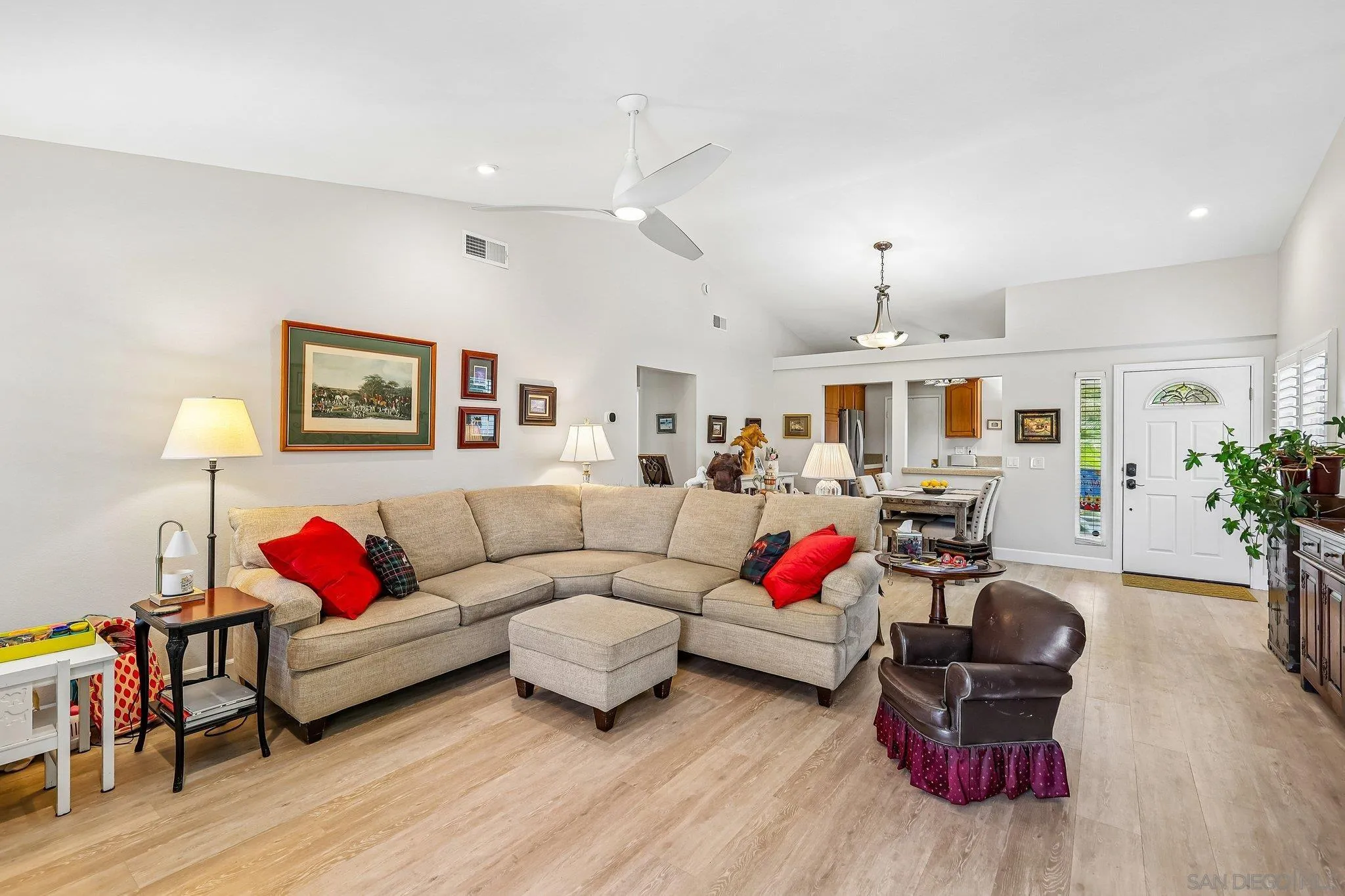 960 Concord Ct., Vista, CA 92081 - Photo 5 of 35, Vista, CA