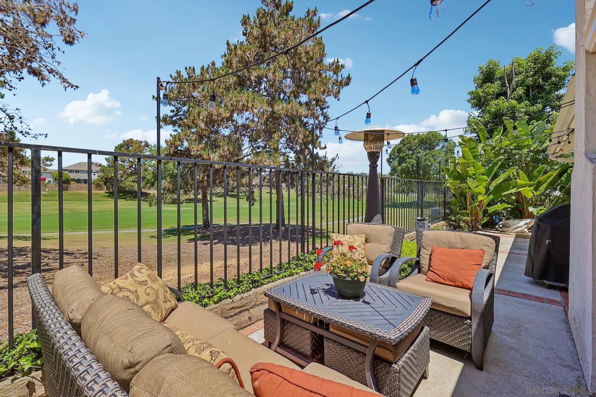 https://cdn.realtyfeed.com/cdn/127/260015613/9601ff111eebbf8fd2426cc7852a8124.webp