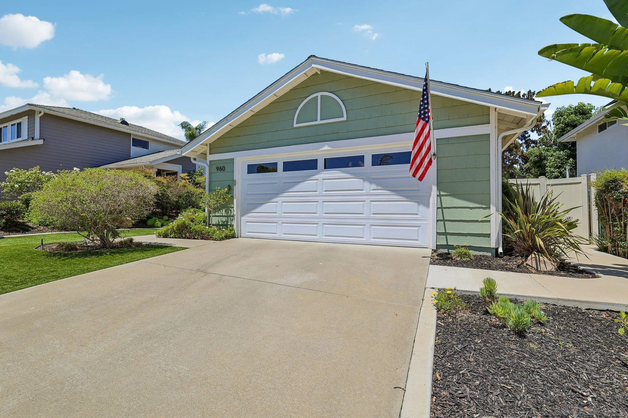 https://cdn.realtyfeed.com/cdn/127/260015613/e76c568c9f52de5502f0637d07e67579.webp