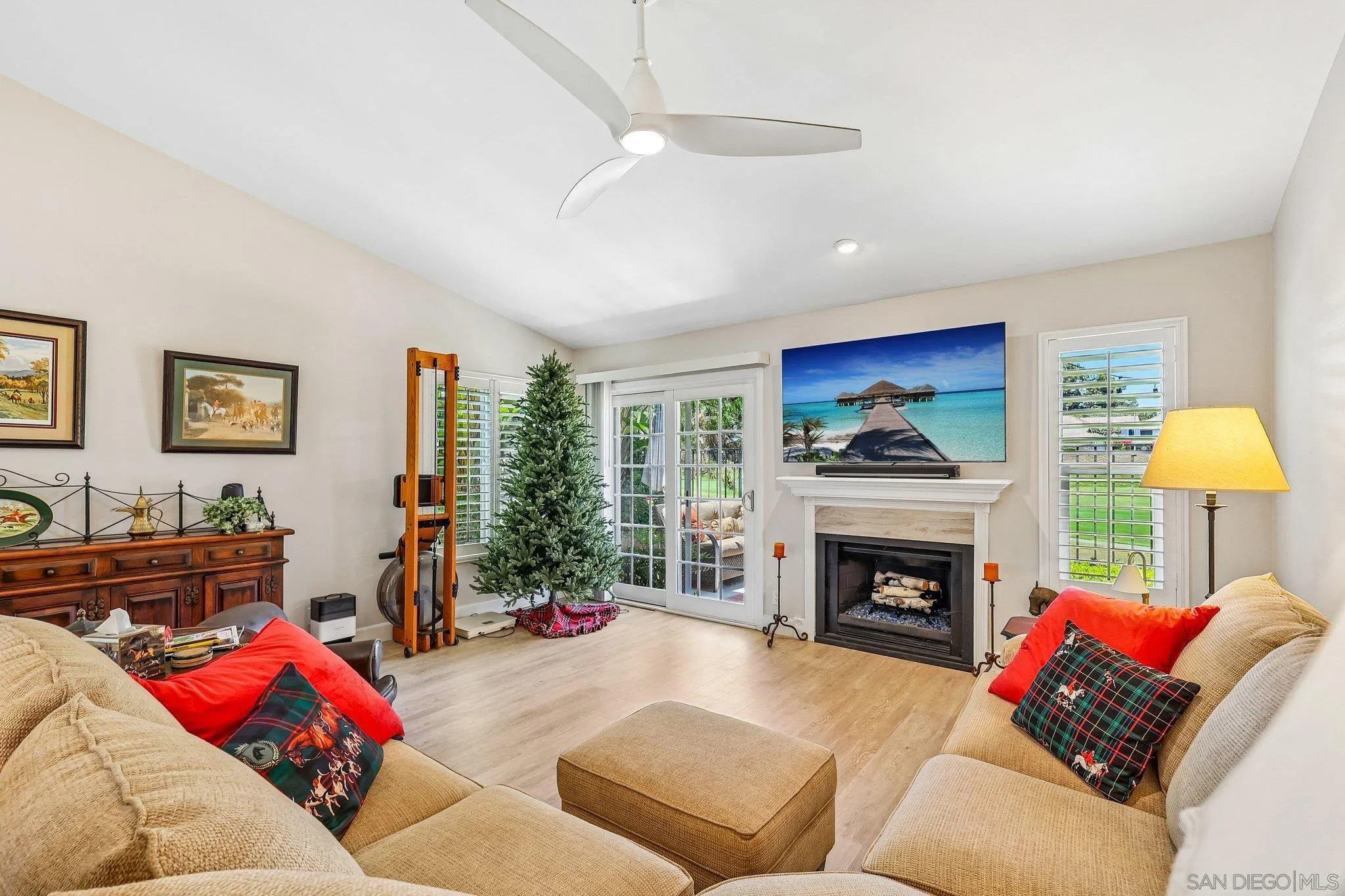 https://cdn.realtyfeed.com/cdn/127/260015613/fe27843525582f778de9646bba22160e.webp