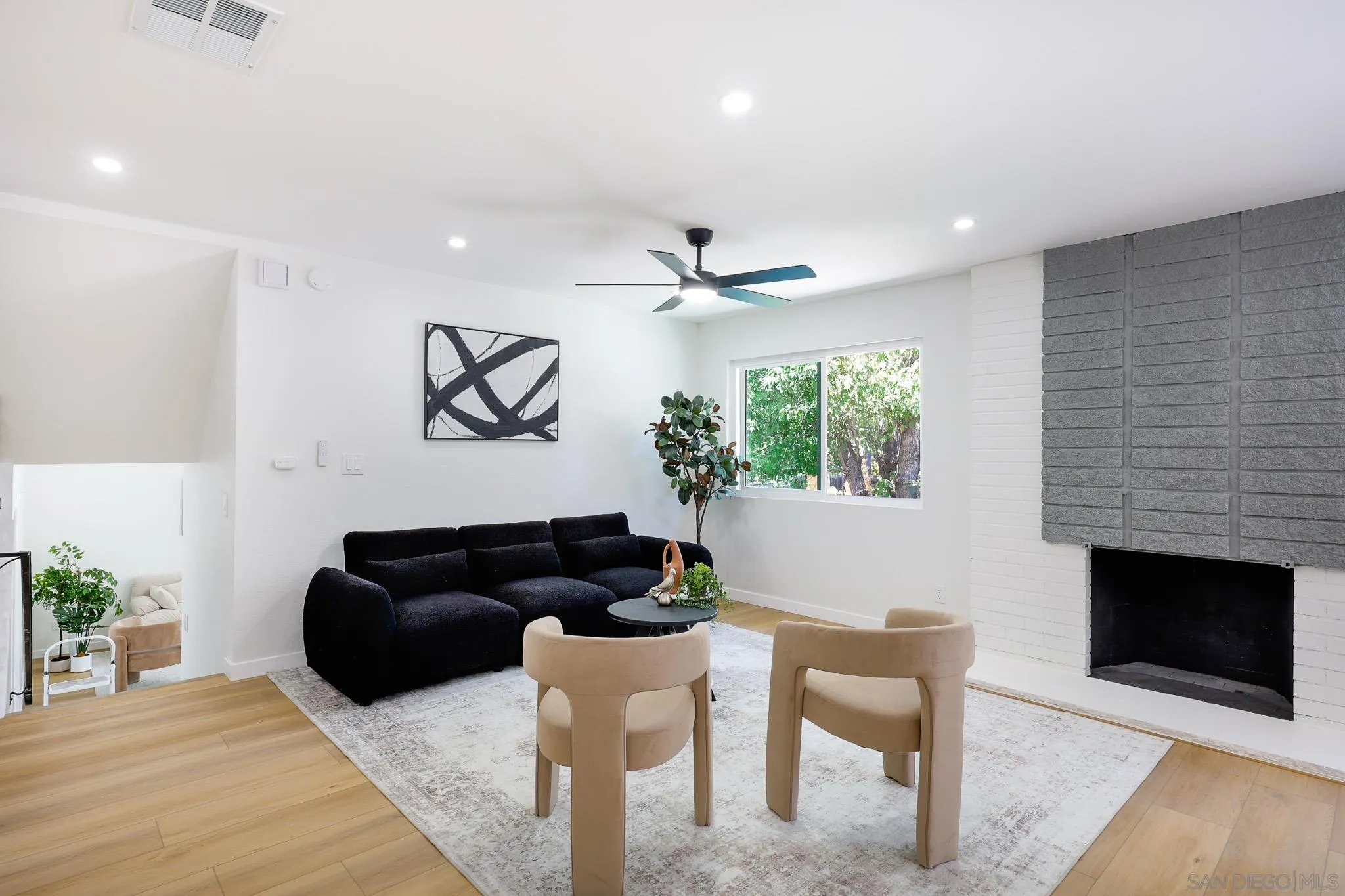 https://cdn.realtyfeed.com/cdn/127/260015614/2981a904124f9b34d701260f0077f6f2.webp