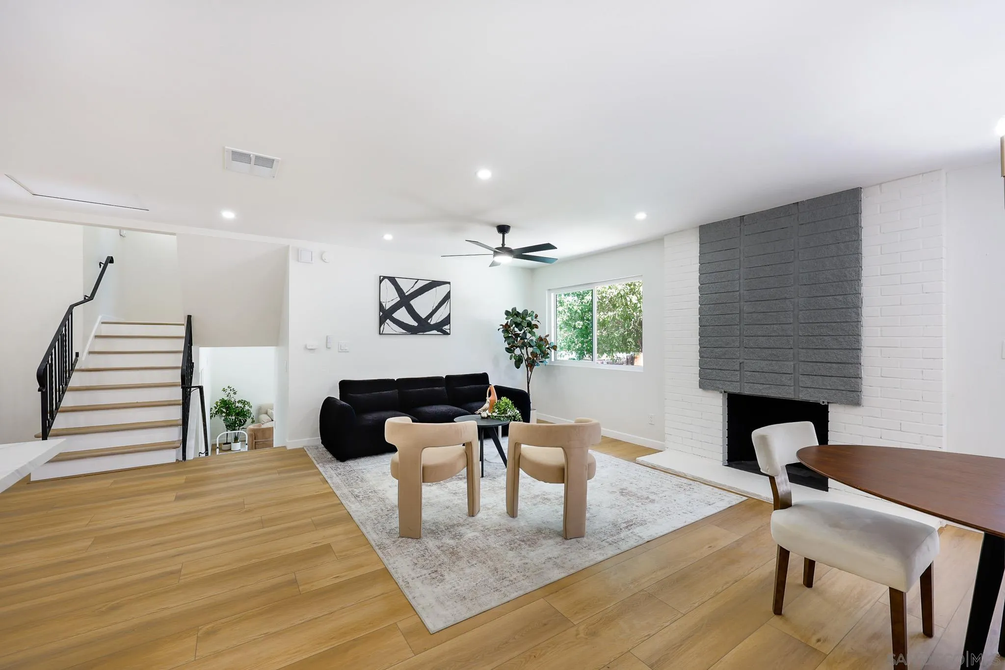 https://cdn.realtyfeed.com/cdn/127/260015614/3835af60532730cb5bb3bb119d88a160.webp