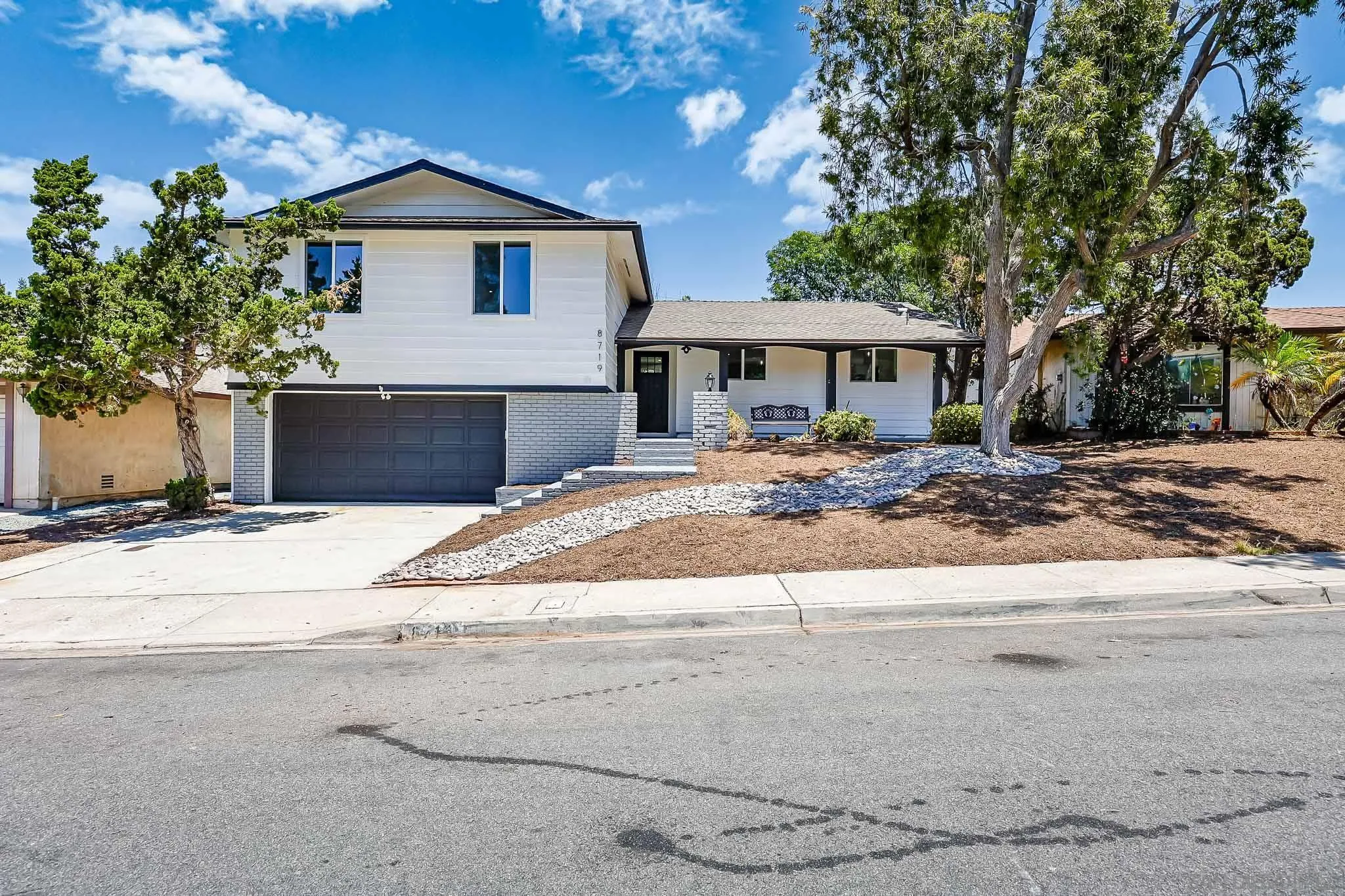 https://cdn.realtyfeed.com/cdn/127/260015614/54db5803aae7c8c3e99e60dd16883dcc.webp