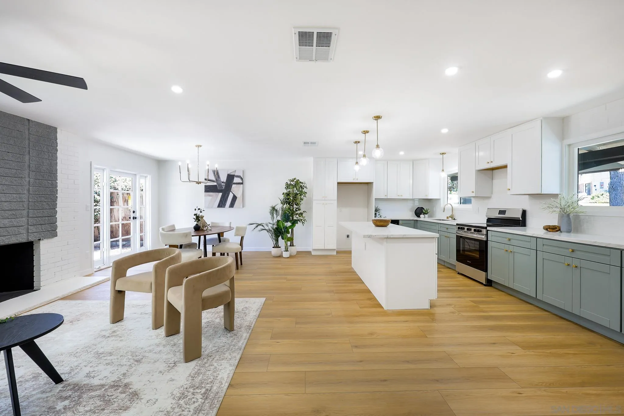 https://cdn.realtyfeed.com/cdn/127/260015614/7aff6c672d698158fb4cee5beb6cf0fd.webp