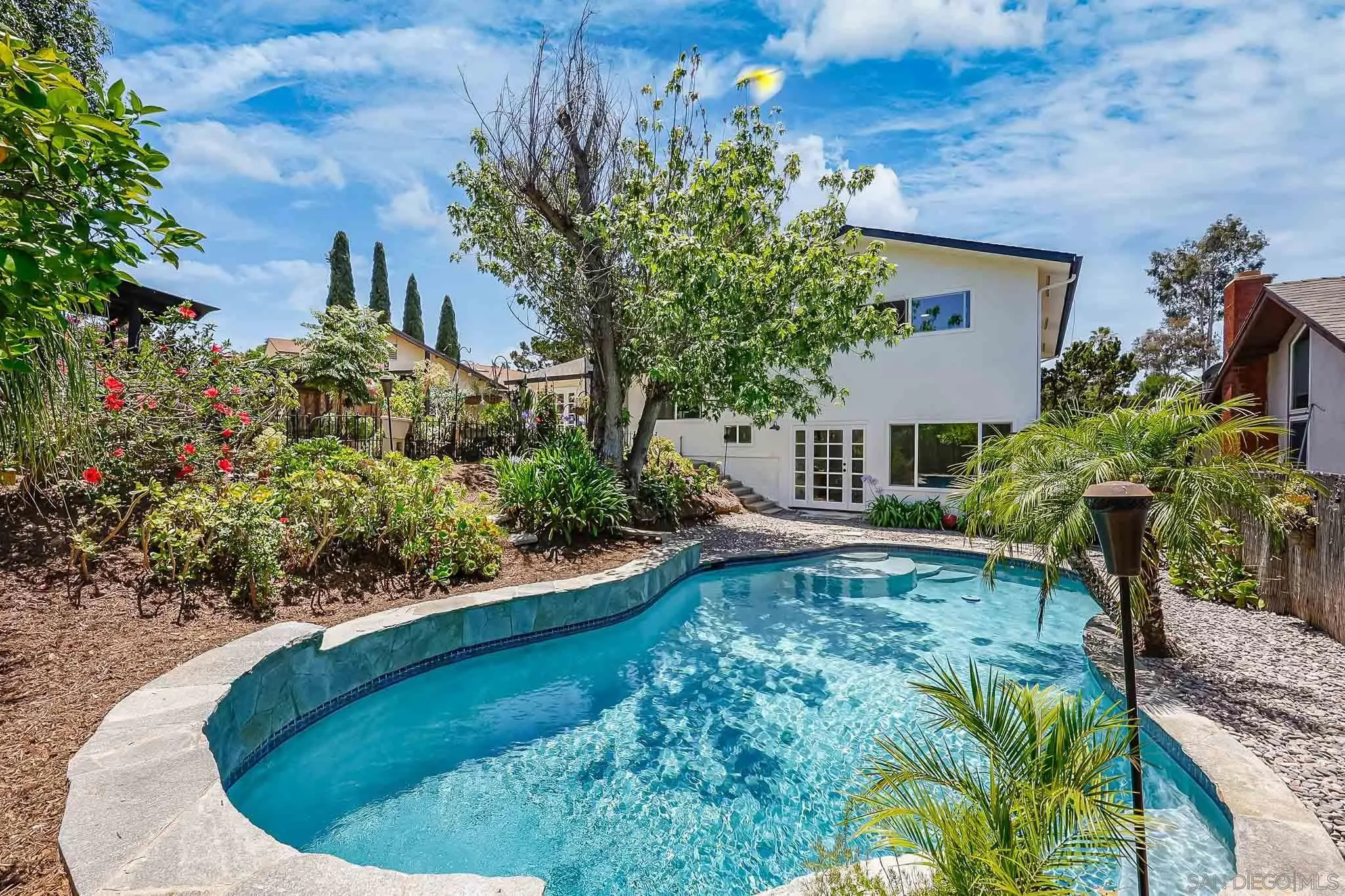https://cdn.realtyfeed.com/cdn/127/260015614/7ec0f21528ee2bab2fcc313fb8bd27cf.webp