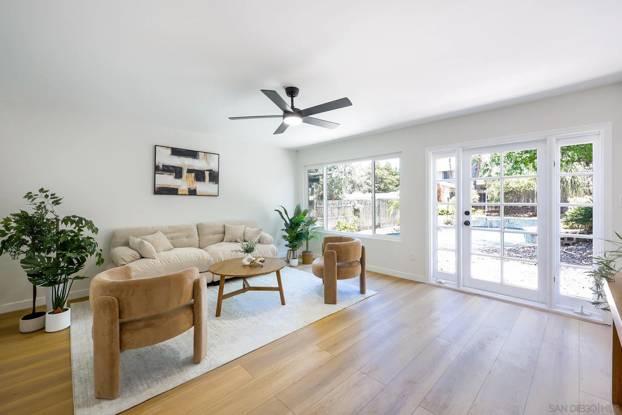 https://cdn.realtyfeed.com/cdn/127/260015614/829a6fa5490f026de2ba6613b443d0ee.webp