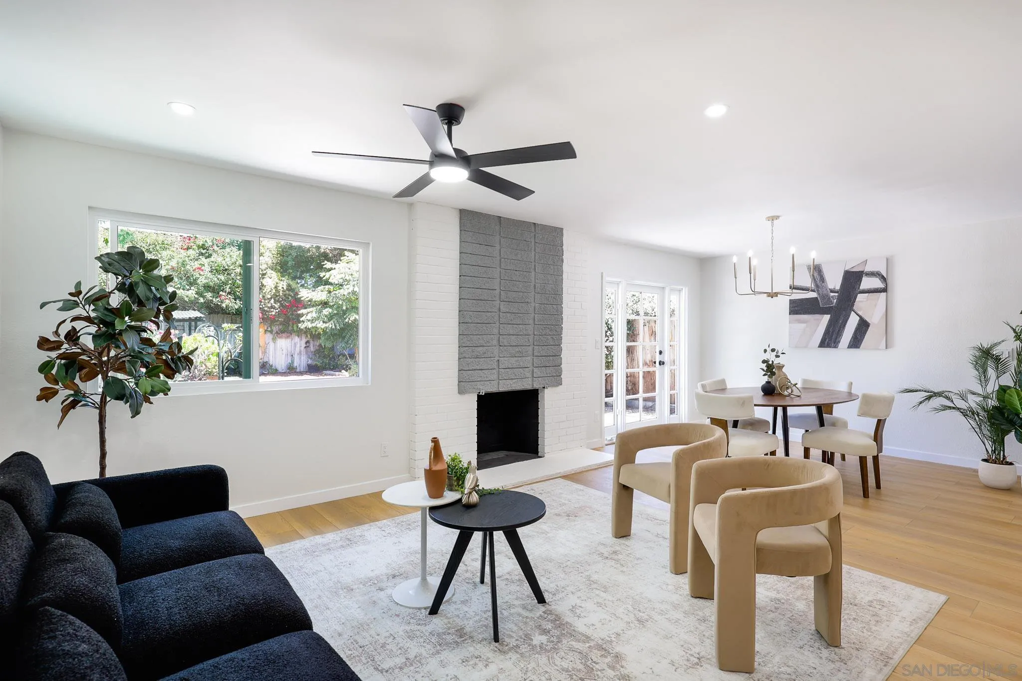 https://cdn.realtyfeed.com/cdn/127/260015614/8831ed00eb7528b852245a48eb17f968.webp