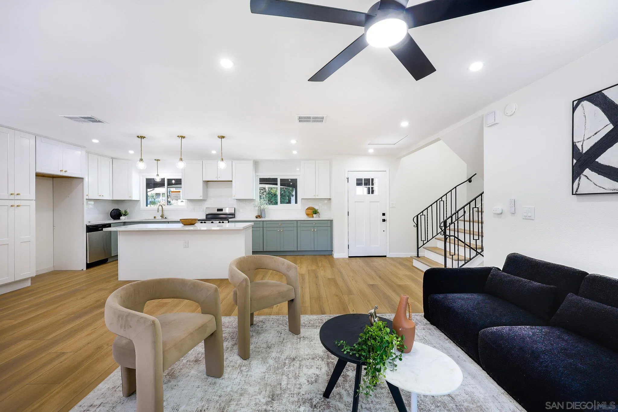 https://cdn.realtyfeed.com/cdn/127/260015614/e7224f3854cd233fff5ef2d50e00d20b.webp