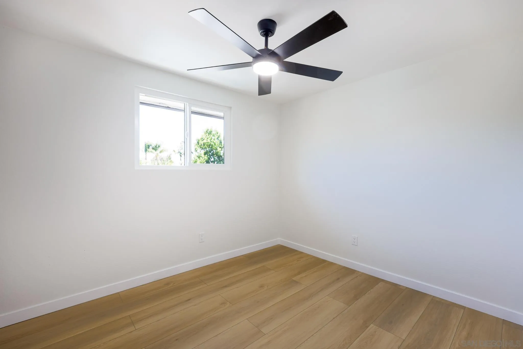 https://cdn.realtyfeed.com/cdn/127/260015614/ea241b89889e6df5278d257025bd0d58.webp