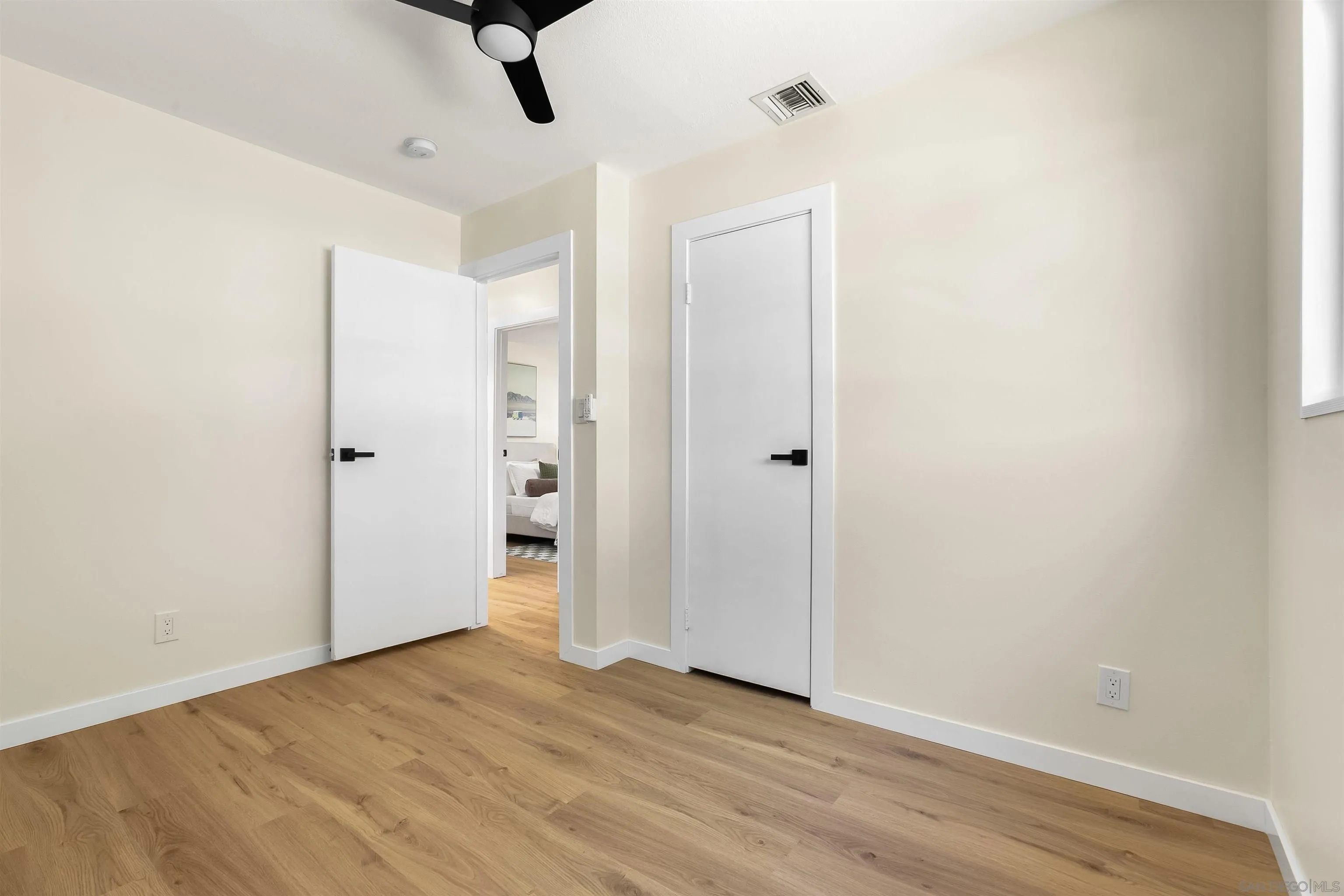 https://cdn.realtyfeed.com/cdn/127/260015616/06ebb0ce5cbef47a77c7359941eedc97.webp